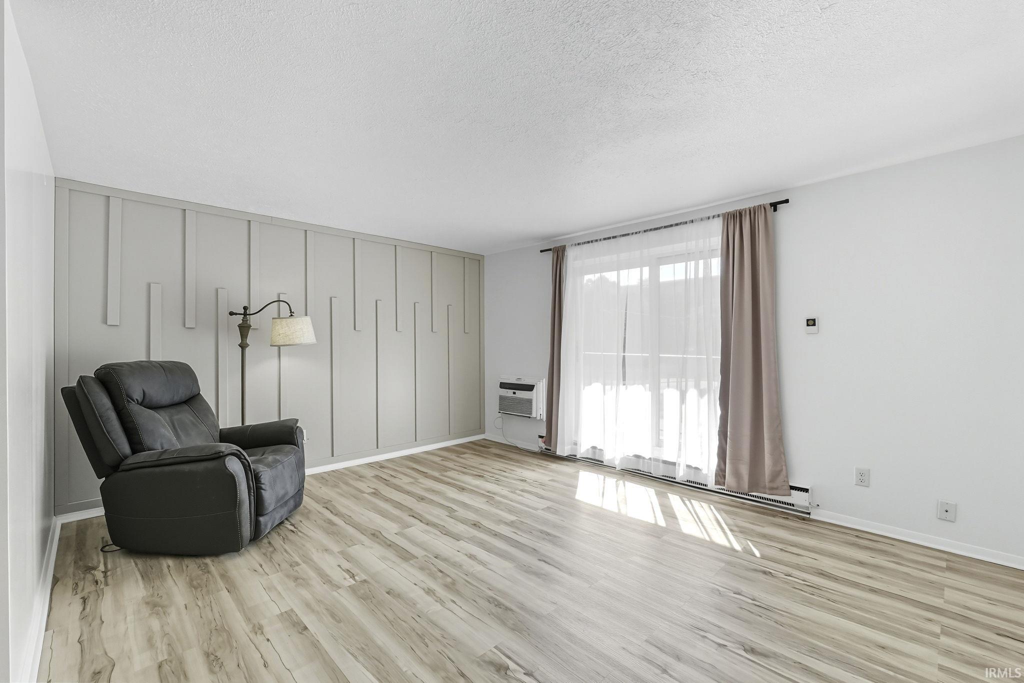 Photo 4 of 2927 Westbrook Drive