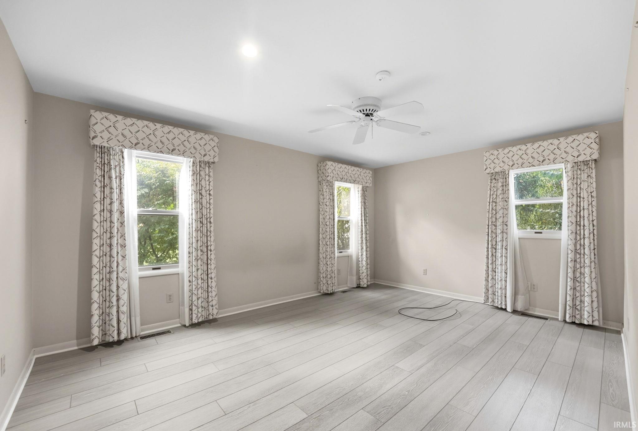 Photo 14 of 5516 Indiana Avenue