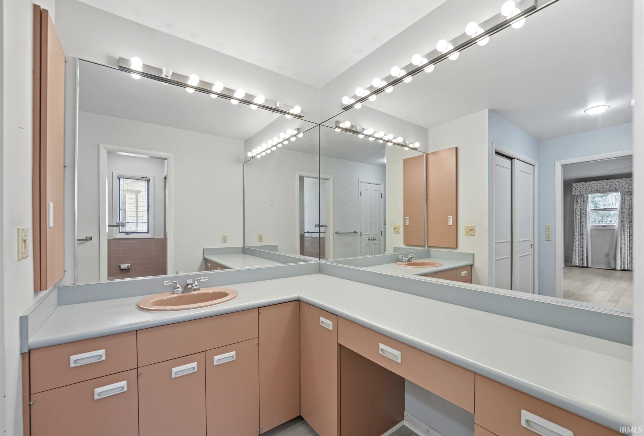 Photo 17 of 5516 Indiana Avenue