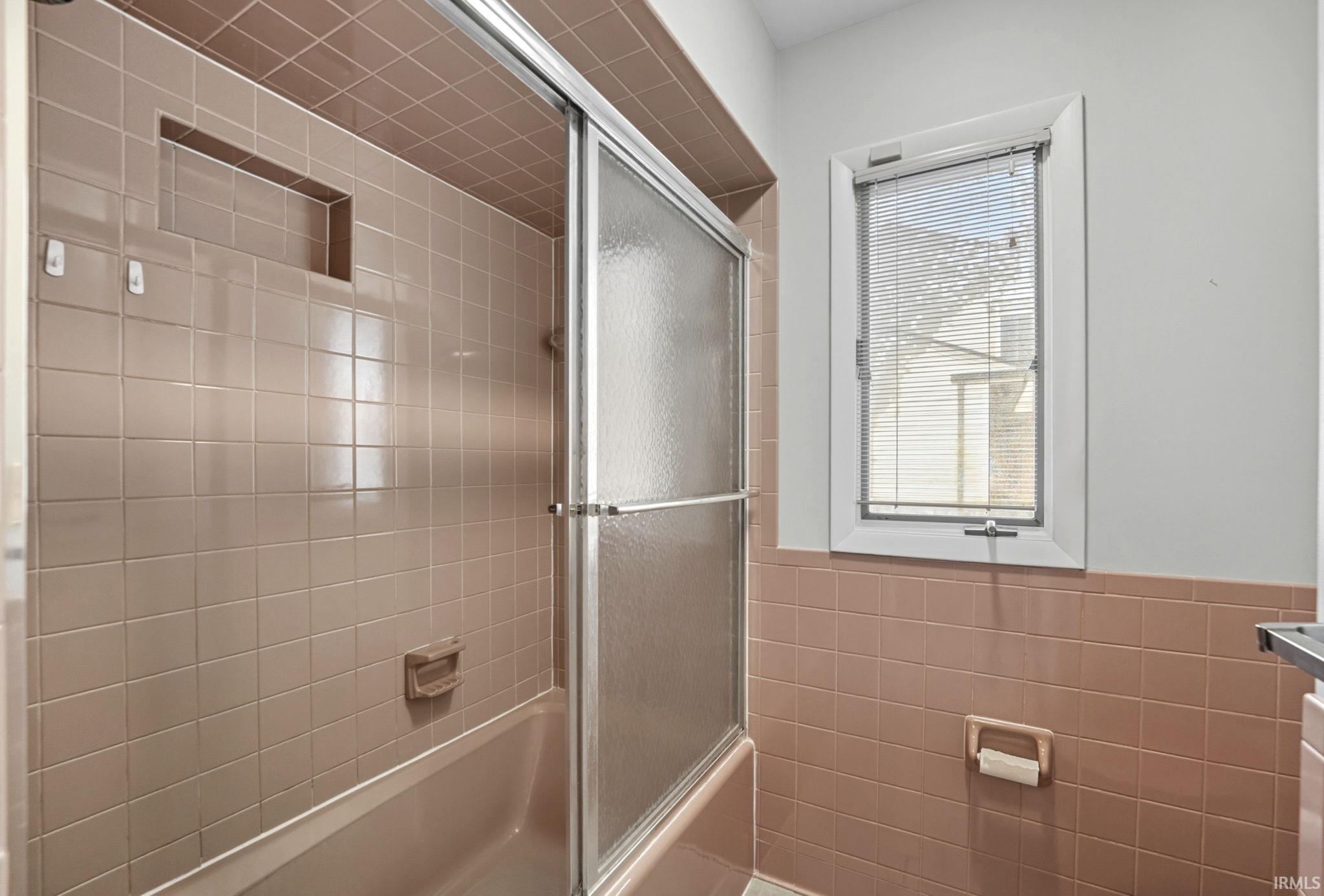 Photo 18 of 5516 Indiana Avenue