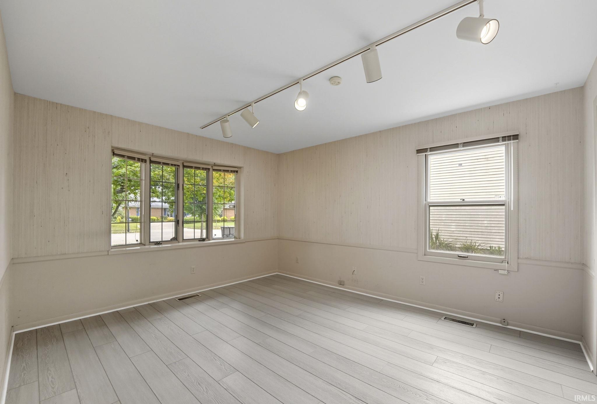 Photo 20 of 5516 Indiana Avenue