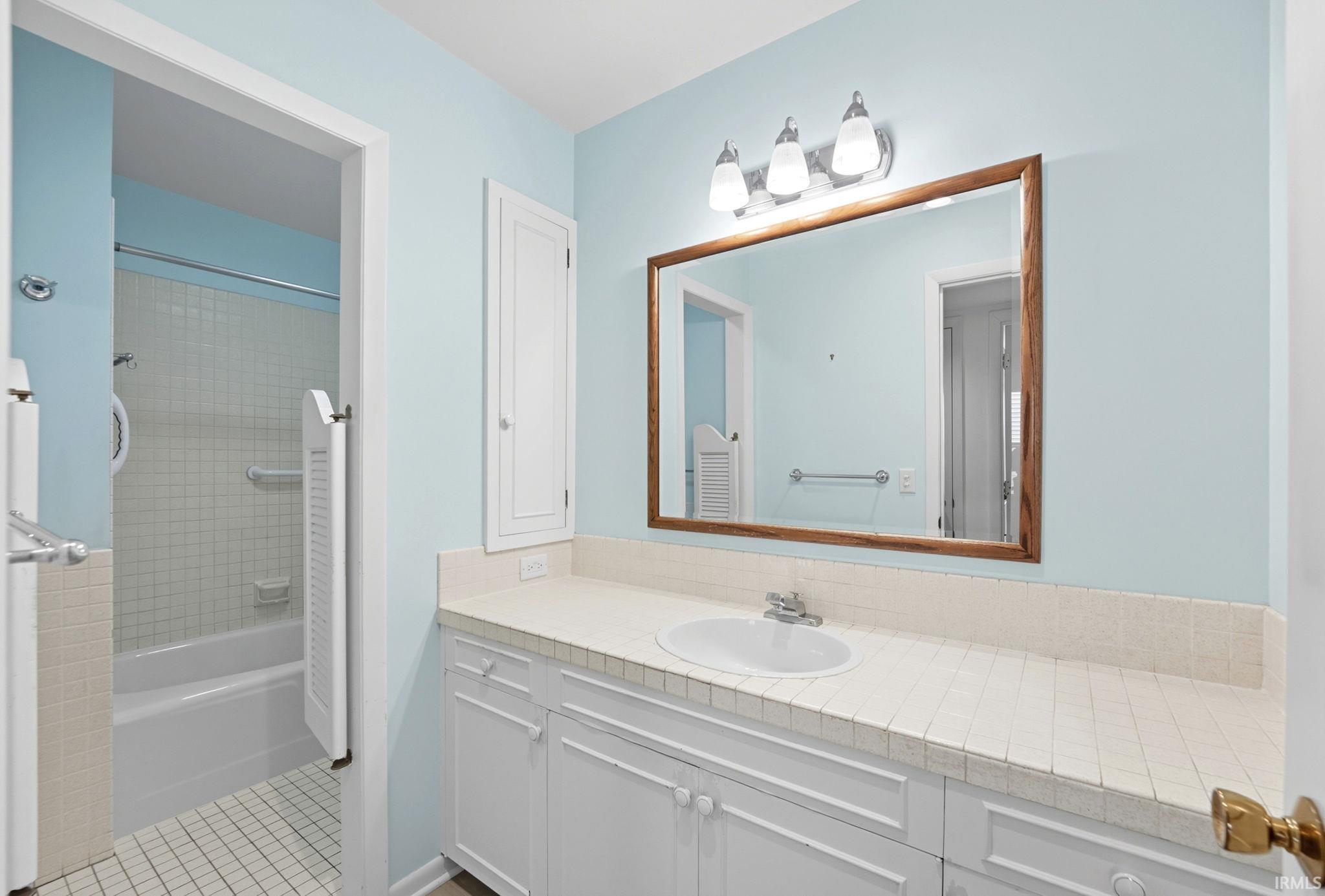 Photo 21 of 5516 Indiana Avenue