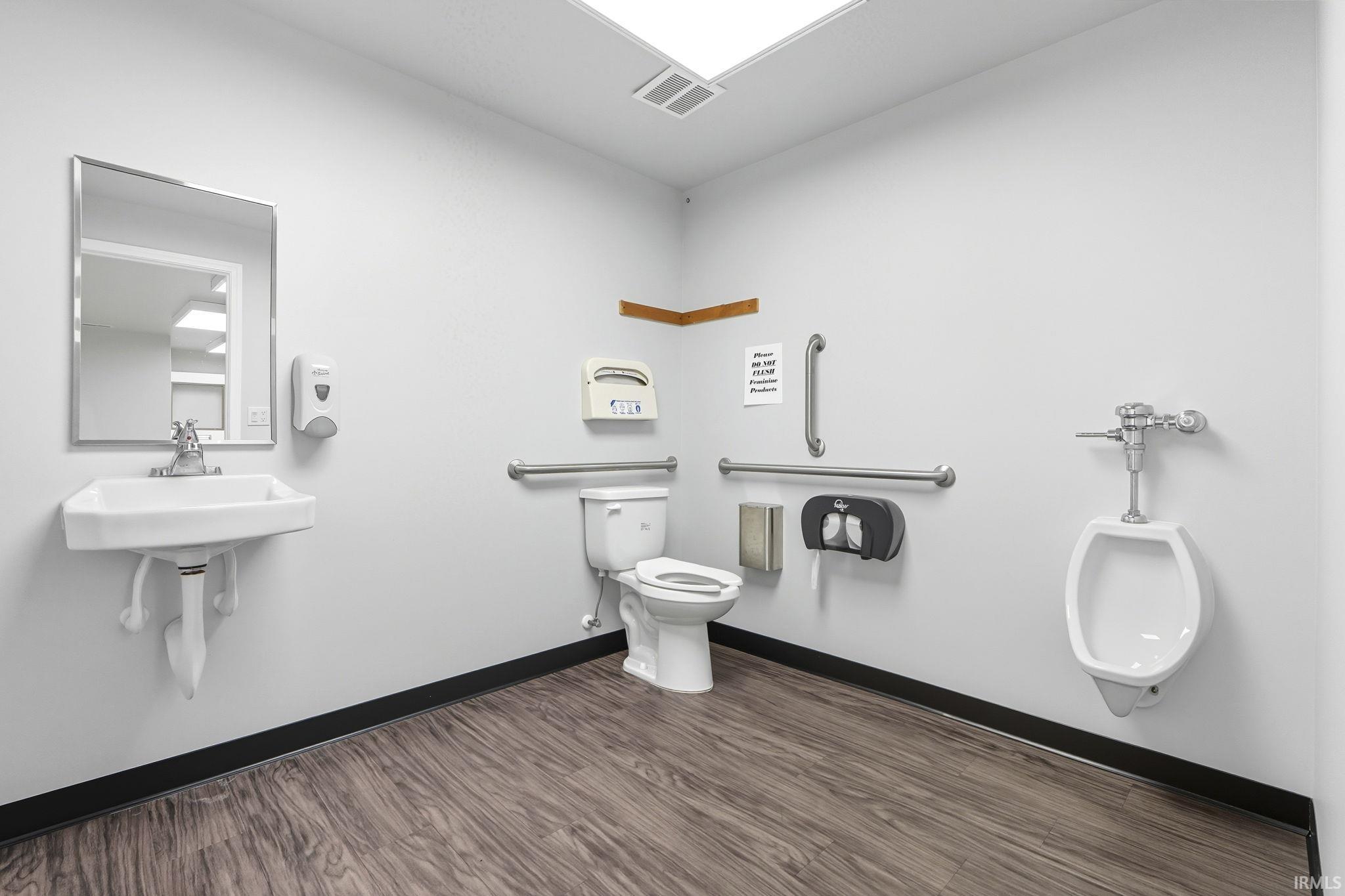 Photo 10 of 111 W Hazel Street