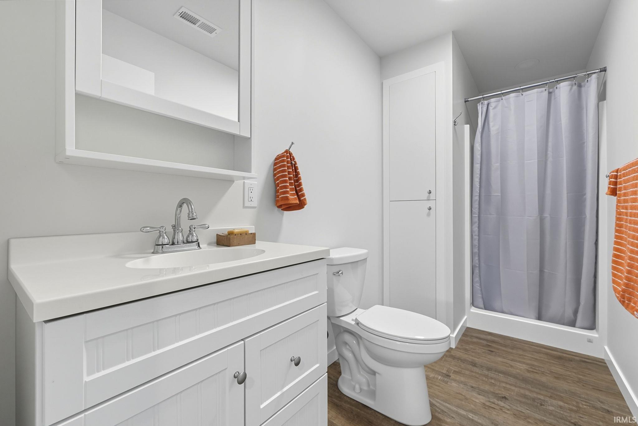 Photo 27 of 111 W Hazel Street