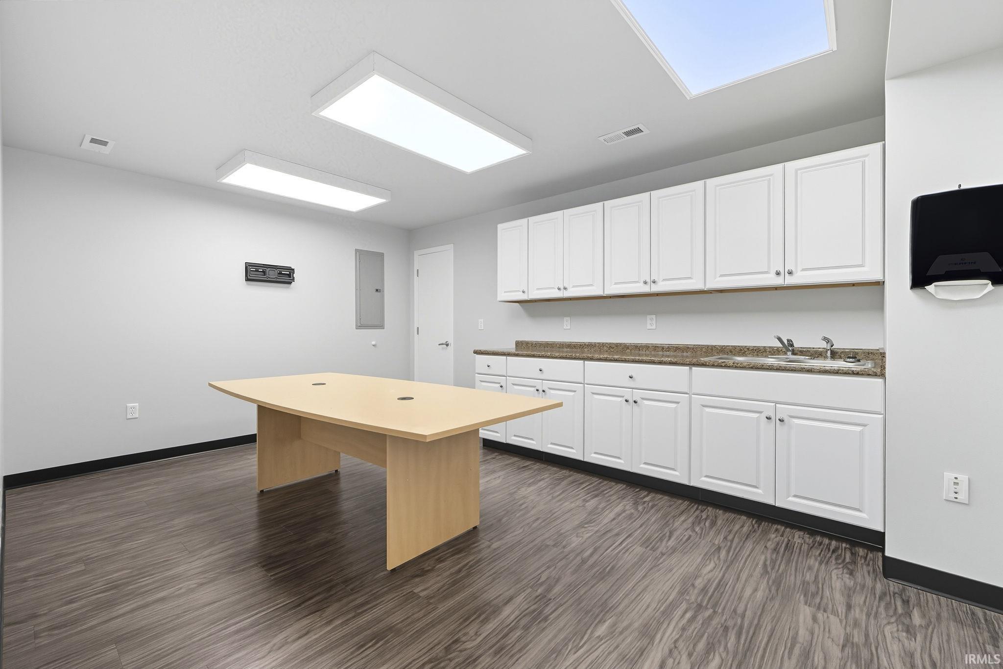 Photo 9 of 111 W Hazel Street