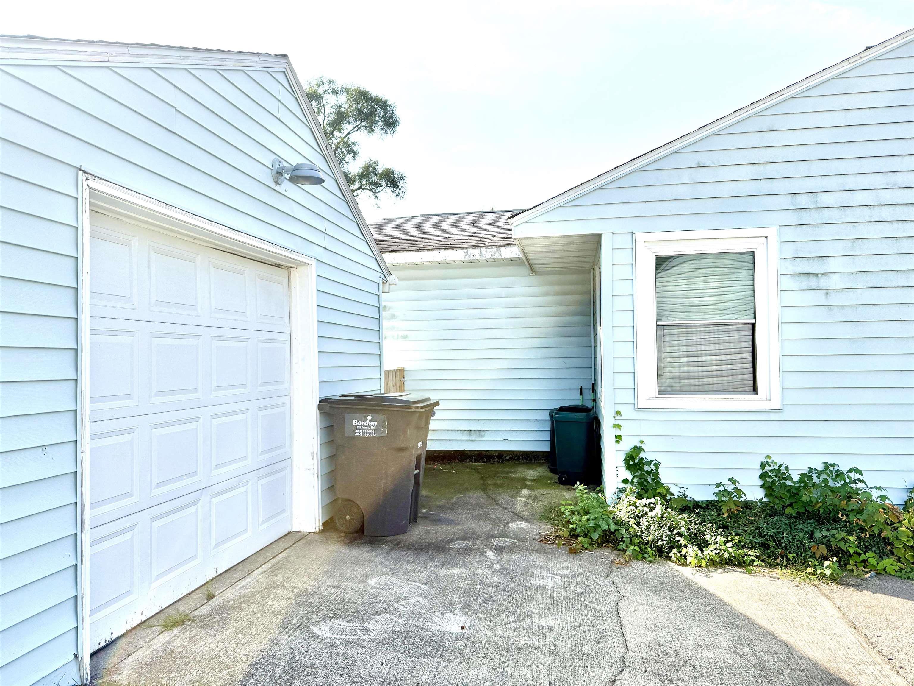 Photo 3 of 1534 Cone Street