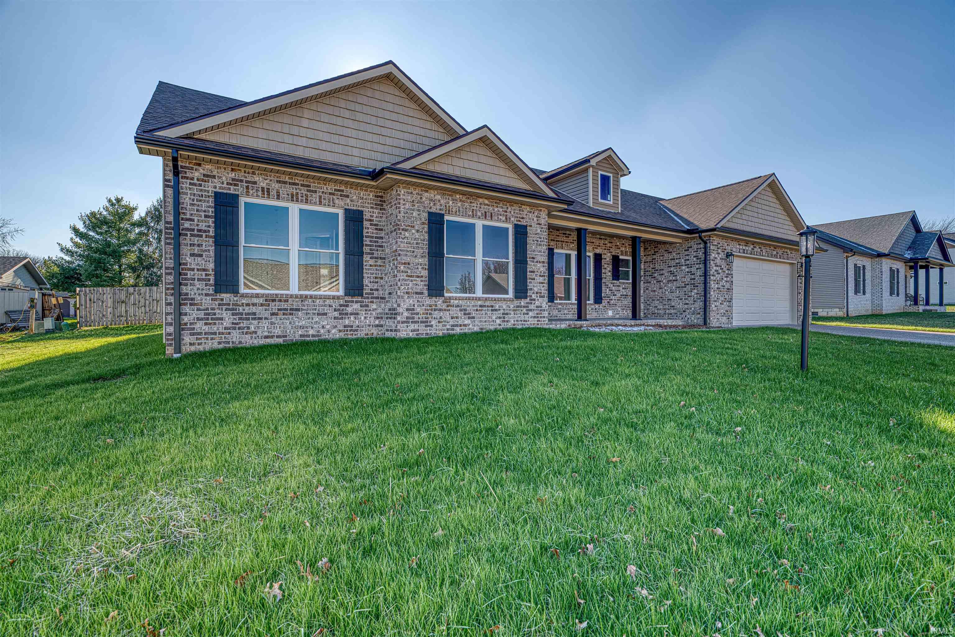 Homes for sale in Mount Vernon, IN | 316 Sunset Dr, Mount Vernon, IN 47620 | MLS# 202537555