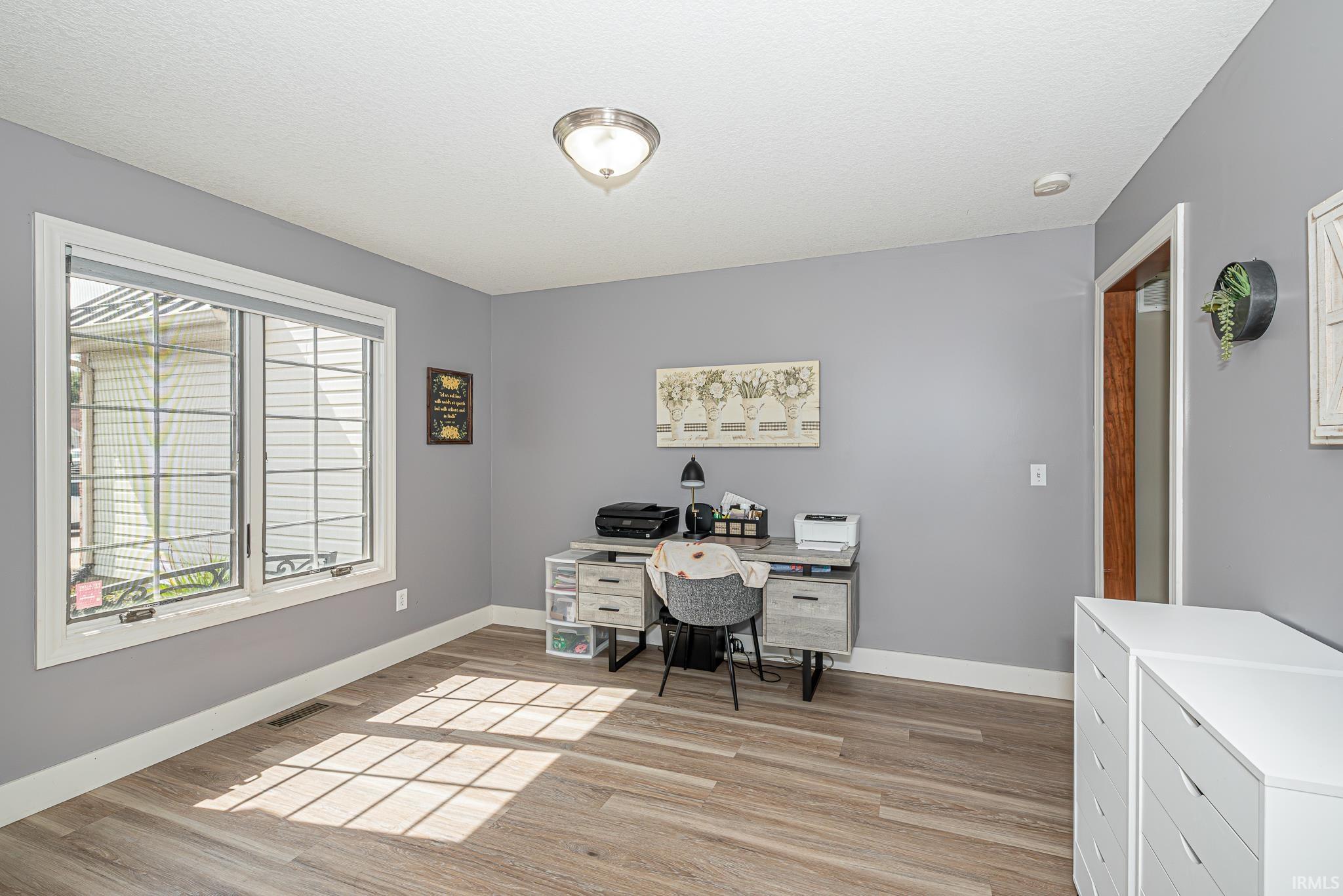 1388 W Glenview Court
