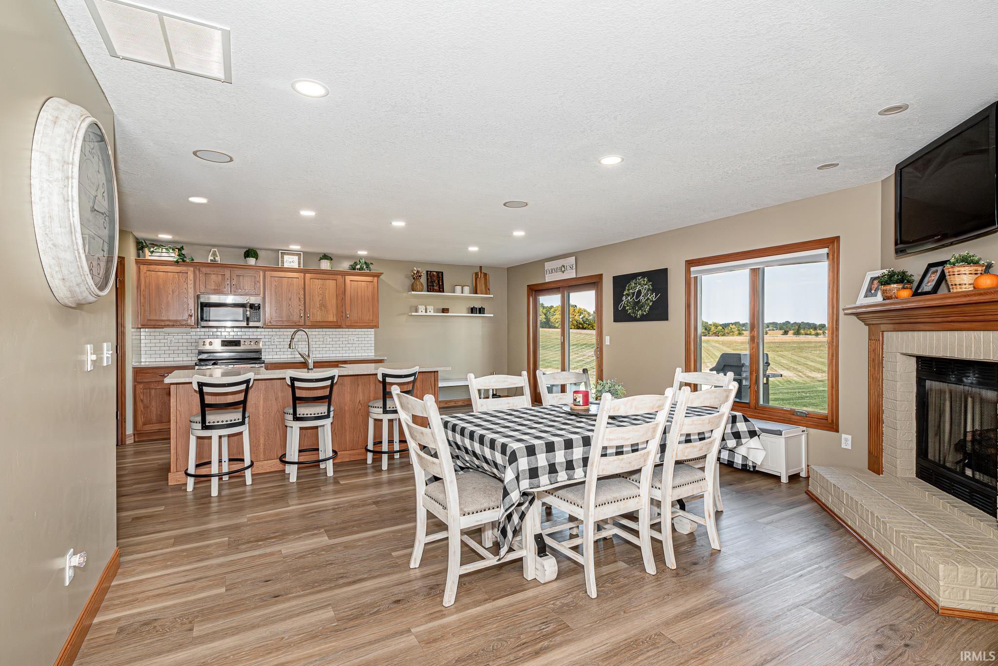 1388 W Glenview Court