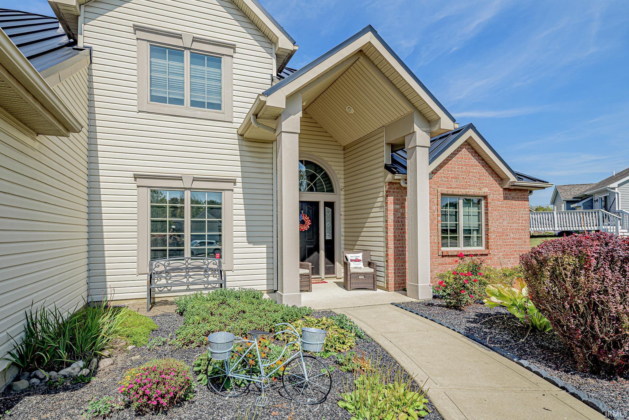1388 W Glenview Court