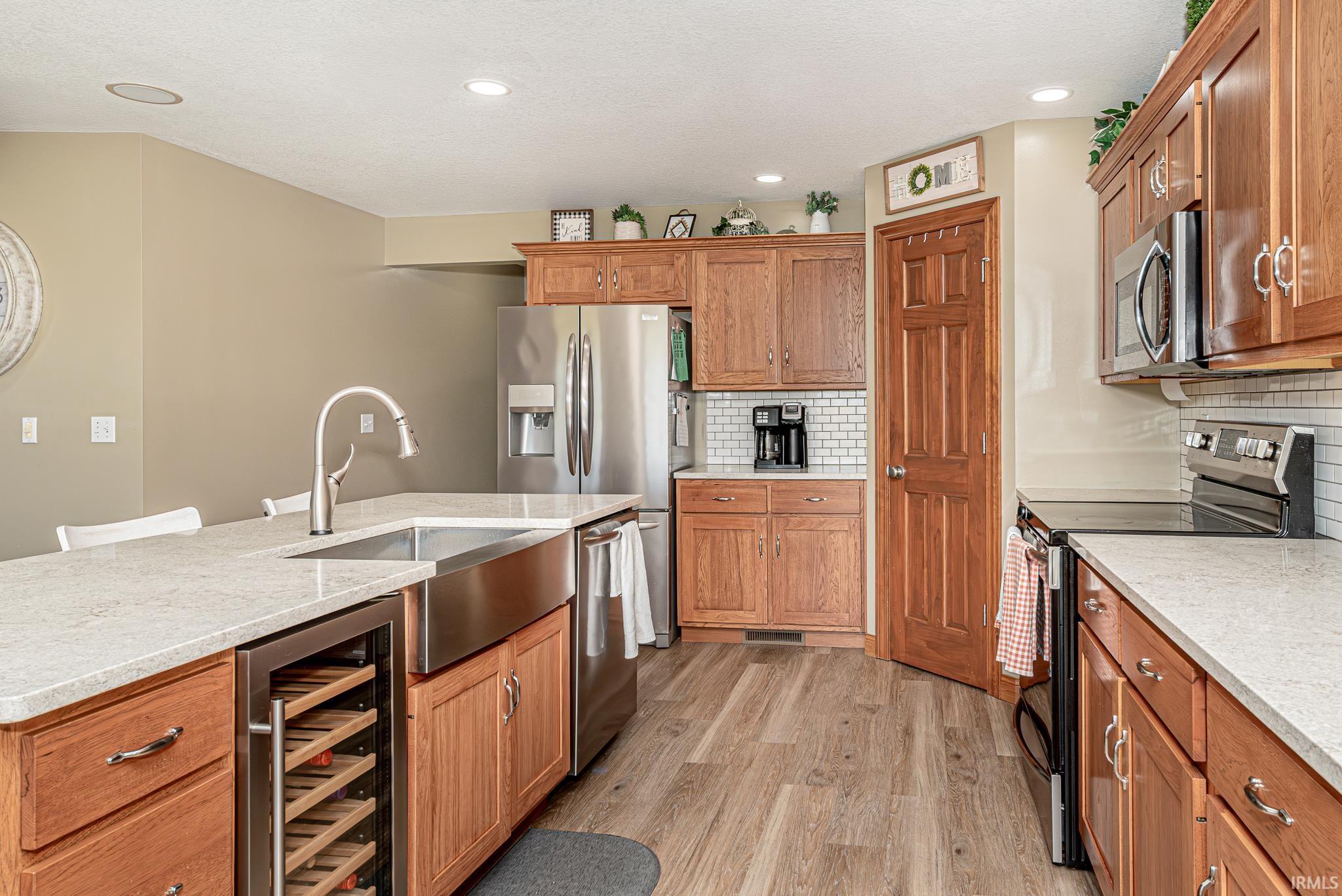 1388 W Glenview Court