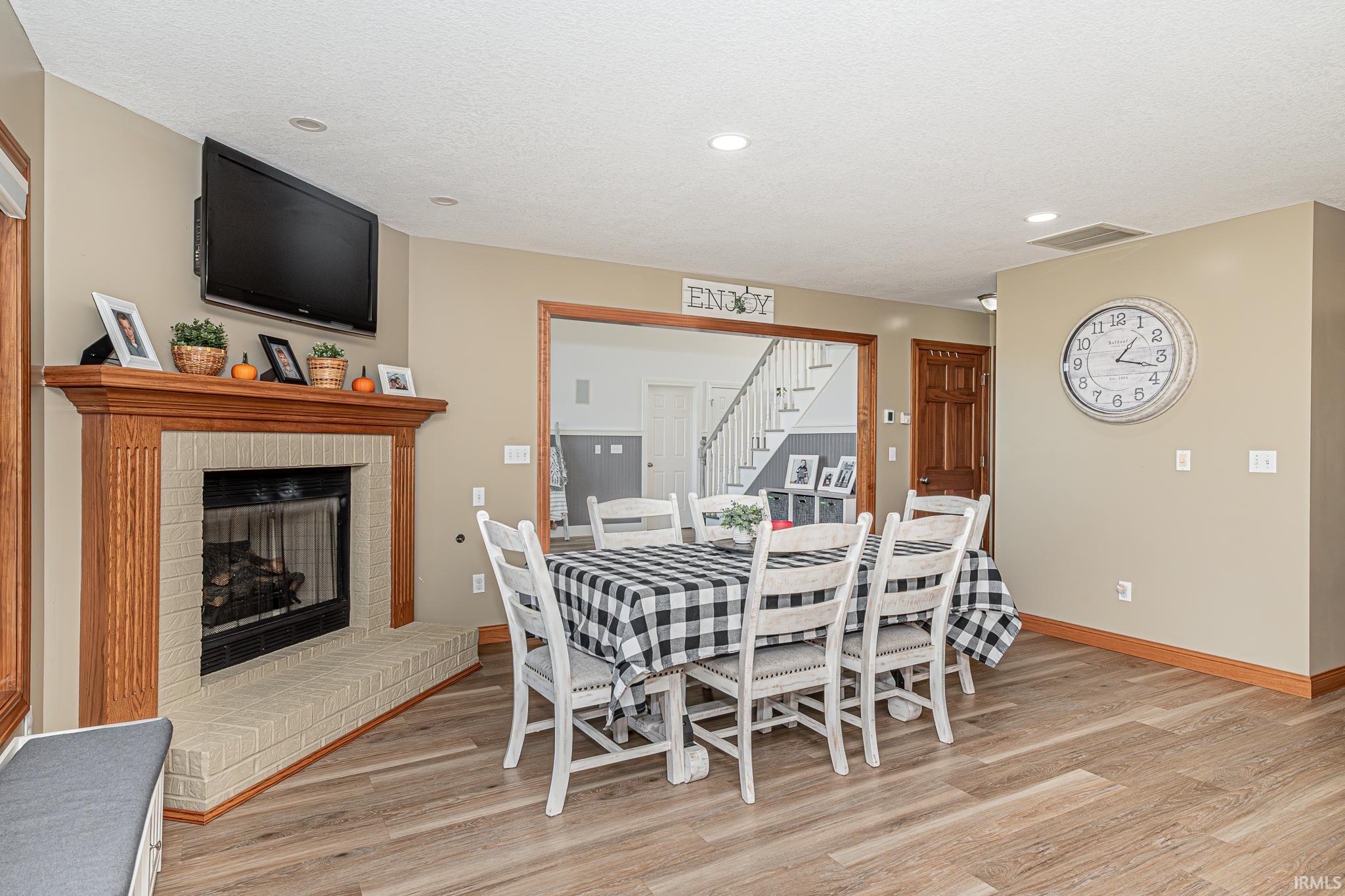 1388 W Glenview Court