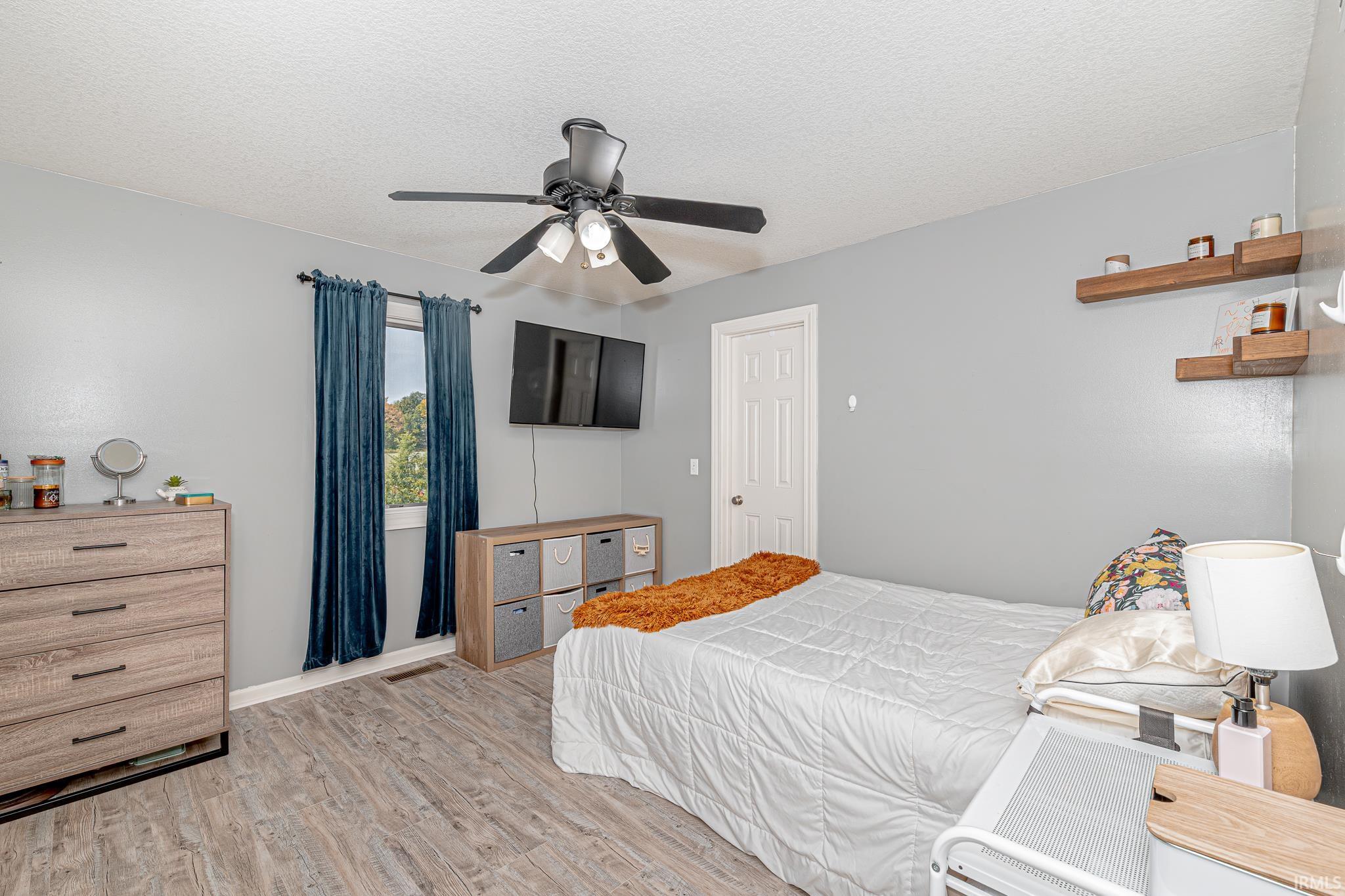 1388 W Glenview Court