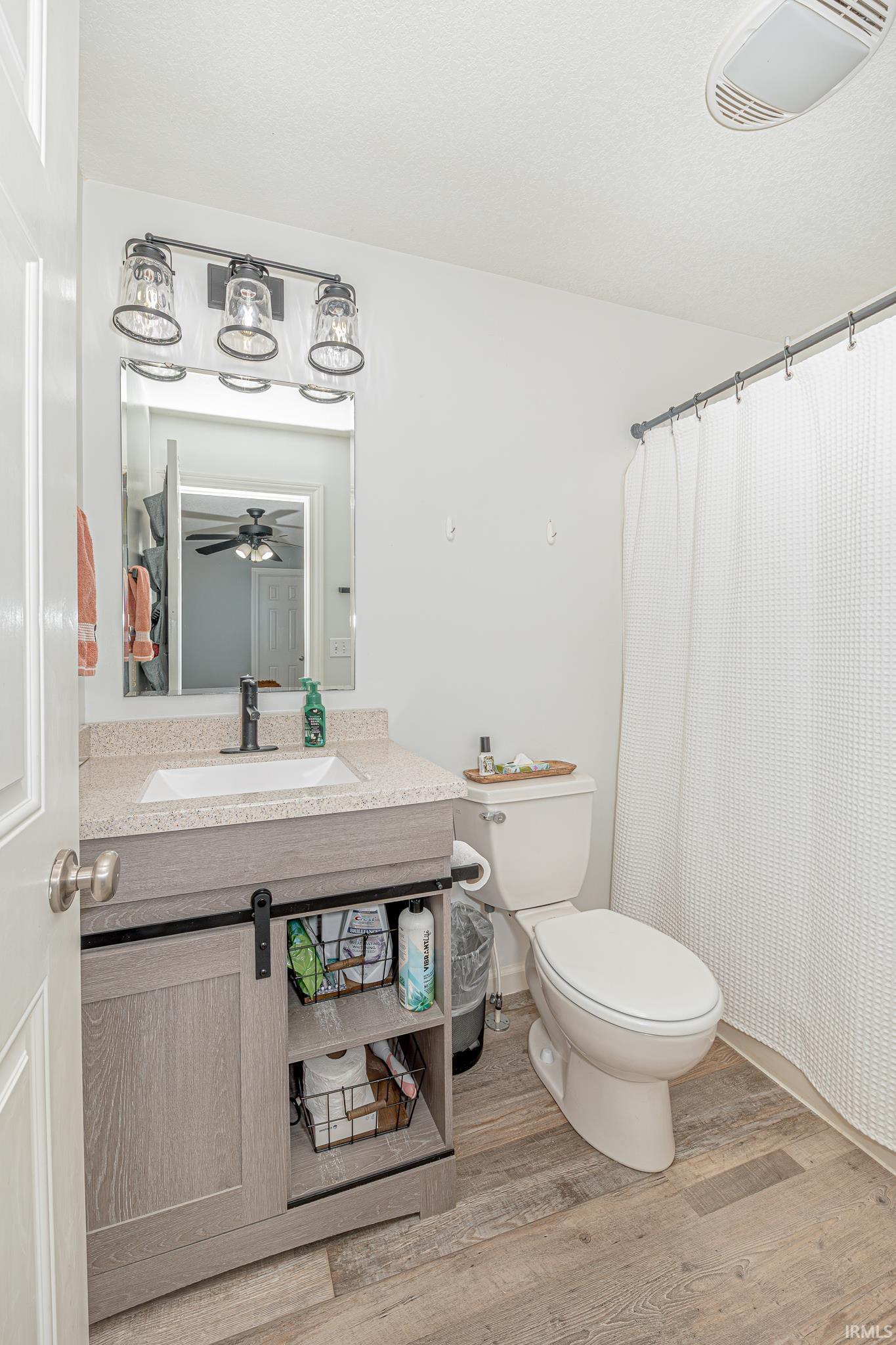 1388 W Glenview Court