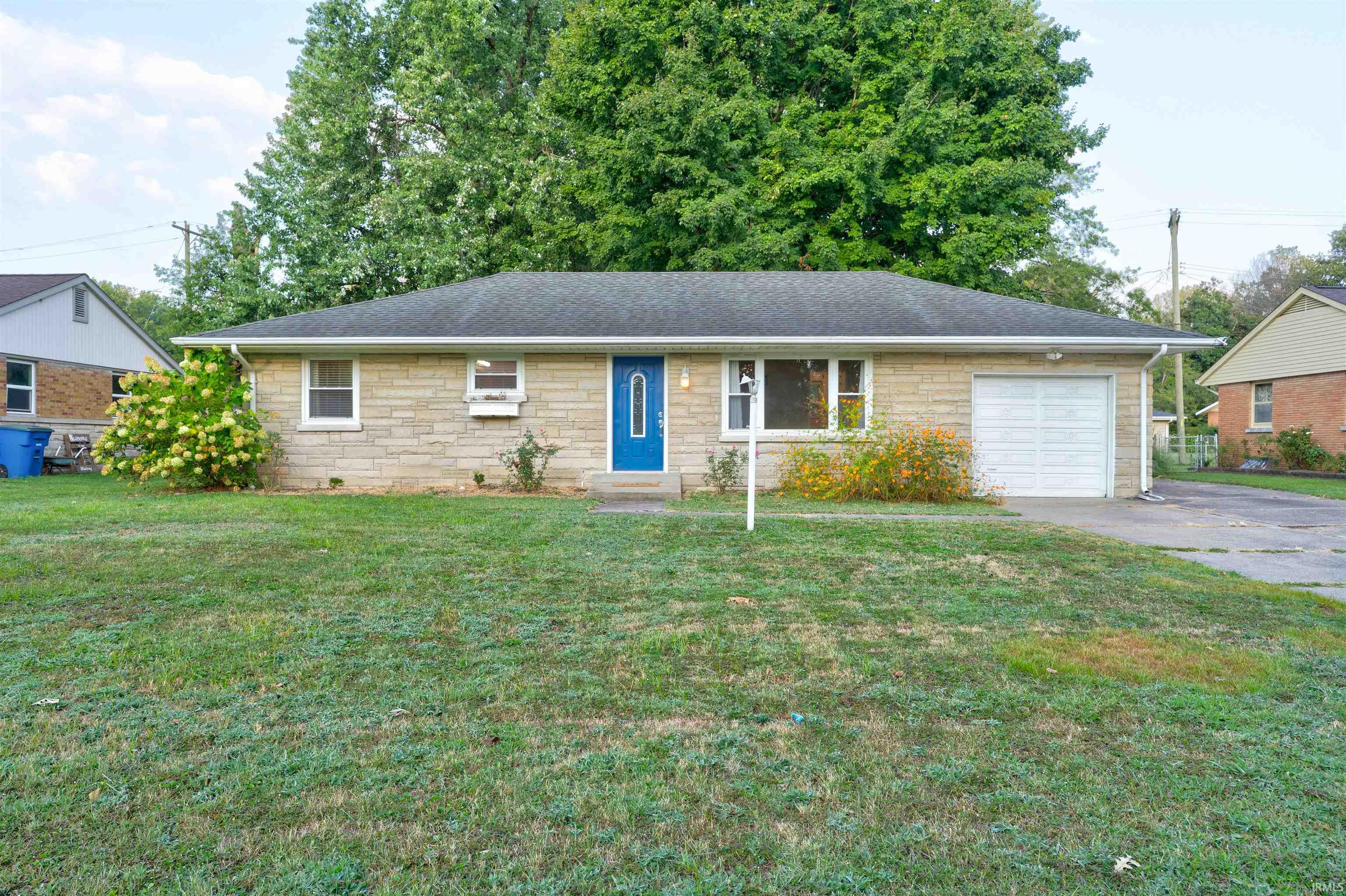 Homes for sale in Newburgh, IN | 5655 Garden Valley Rd, Newburgh, IN 47630 | MLS# 202537564