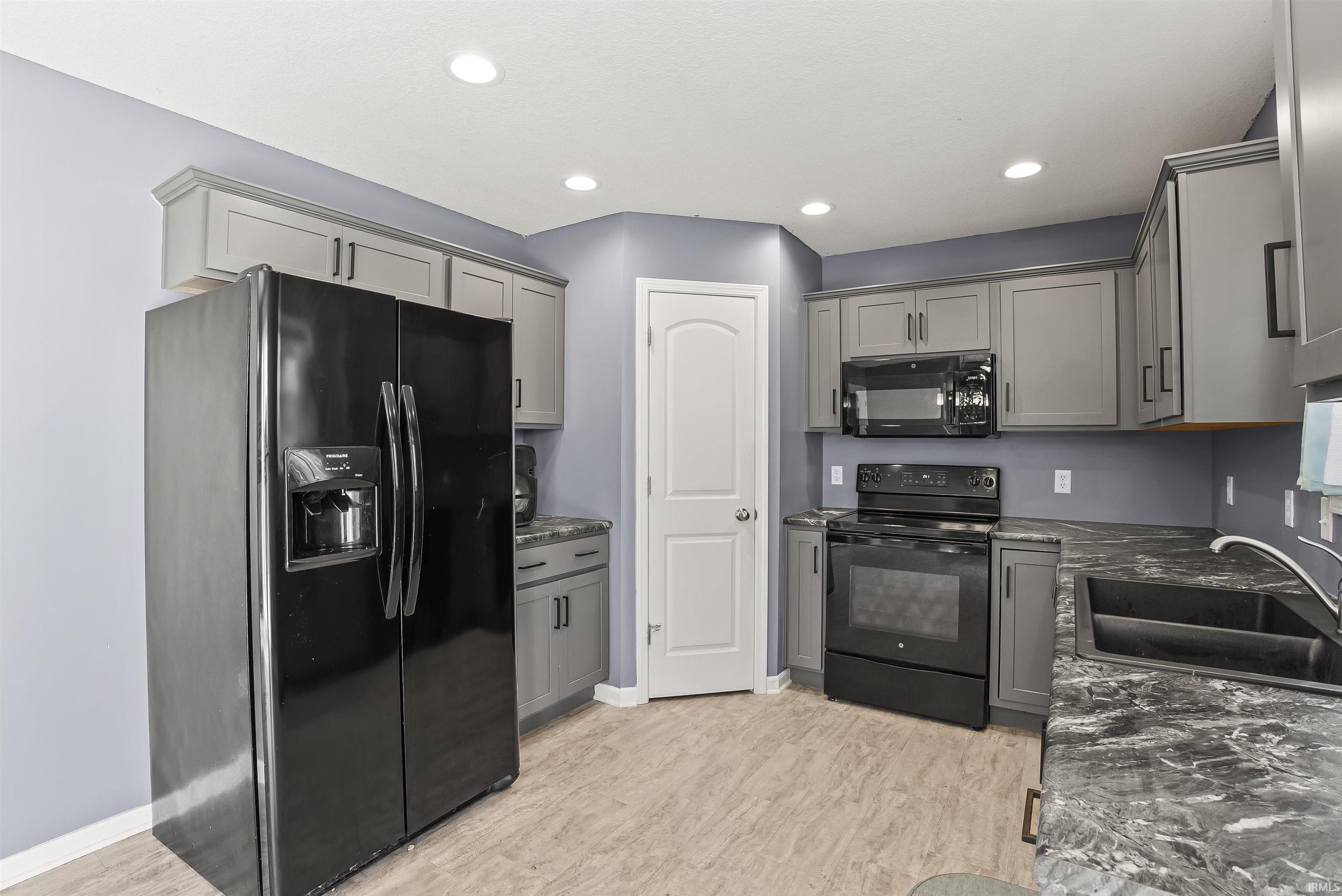 Photo 10 of 12921 Slash Pass