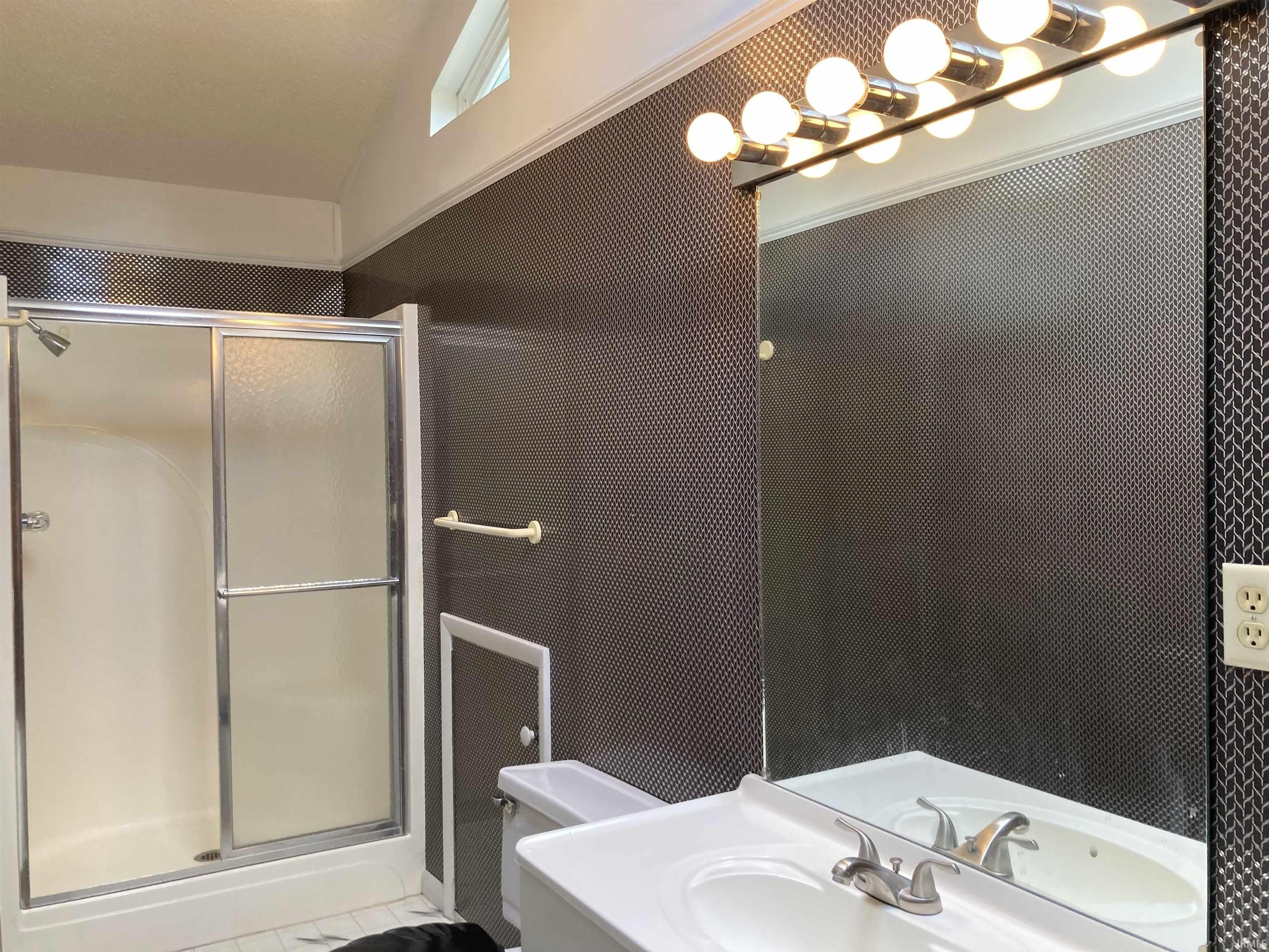 Photo 13 of 109 Hillcrest Road