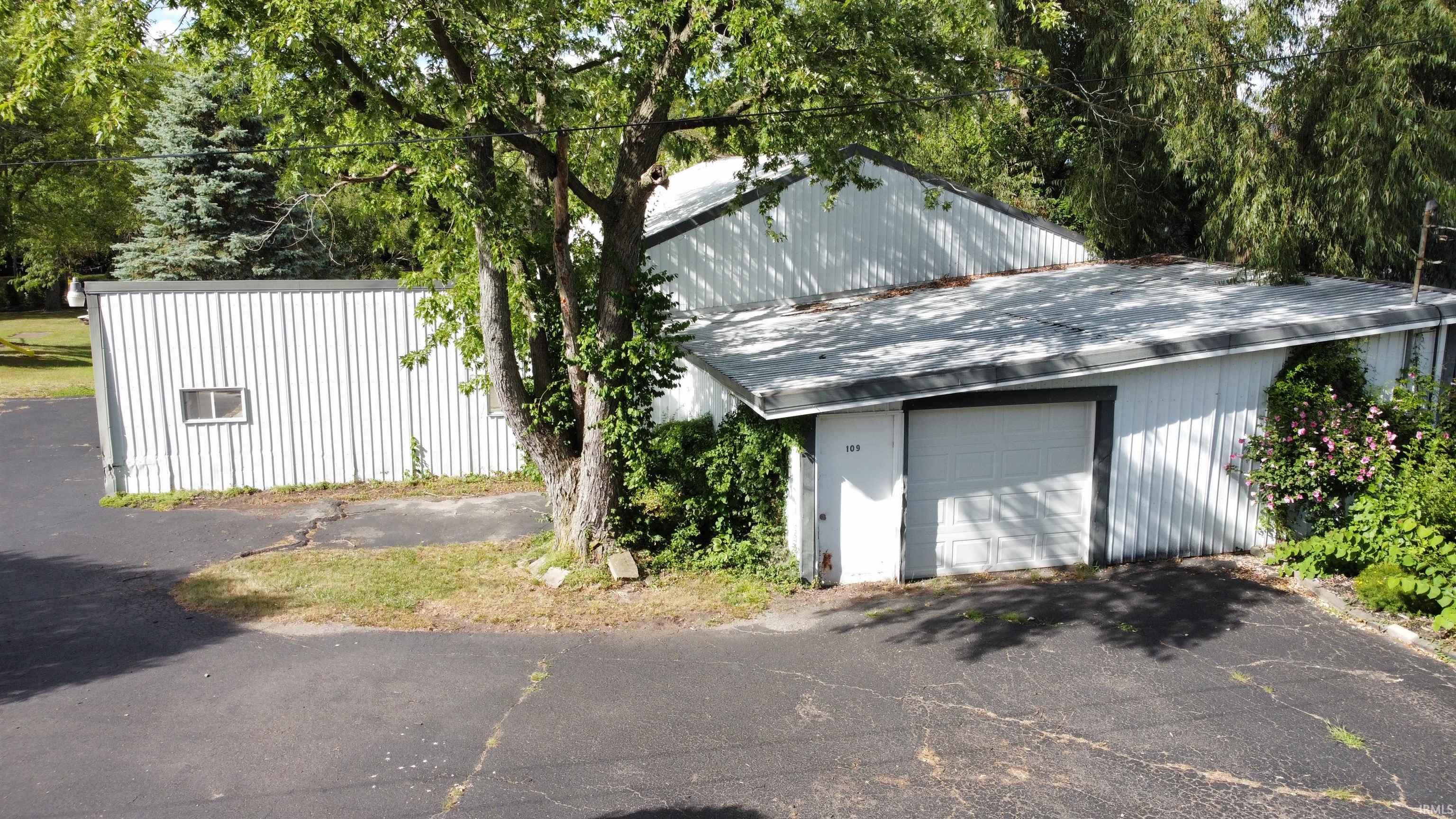 Photo 35 of 109 Hillcrest Road