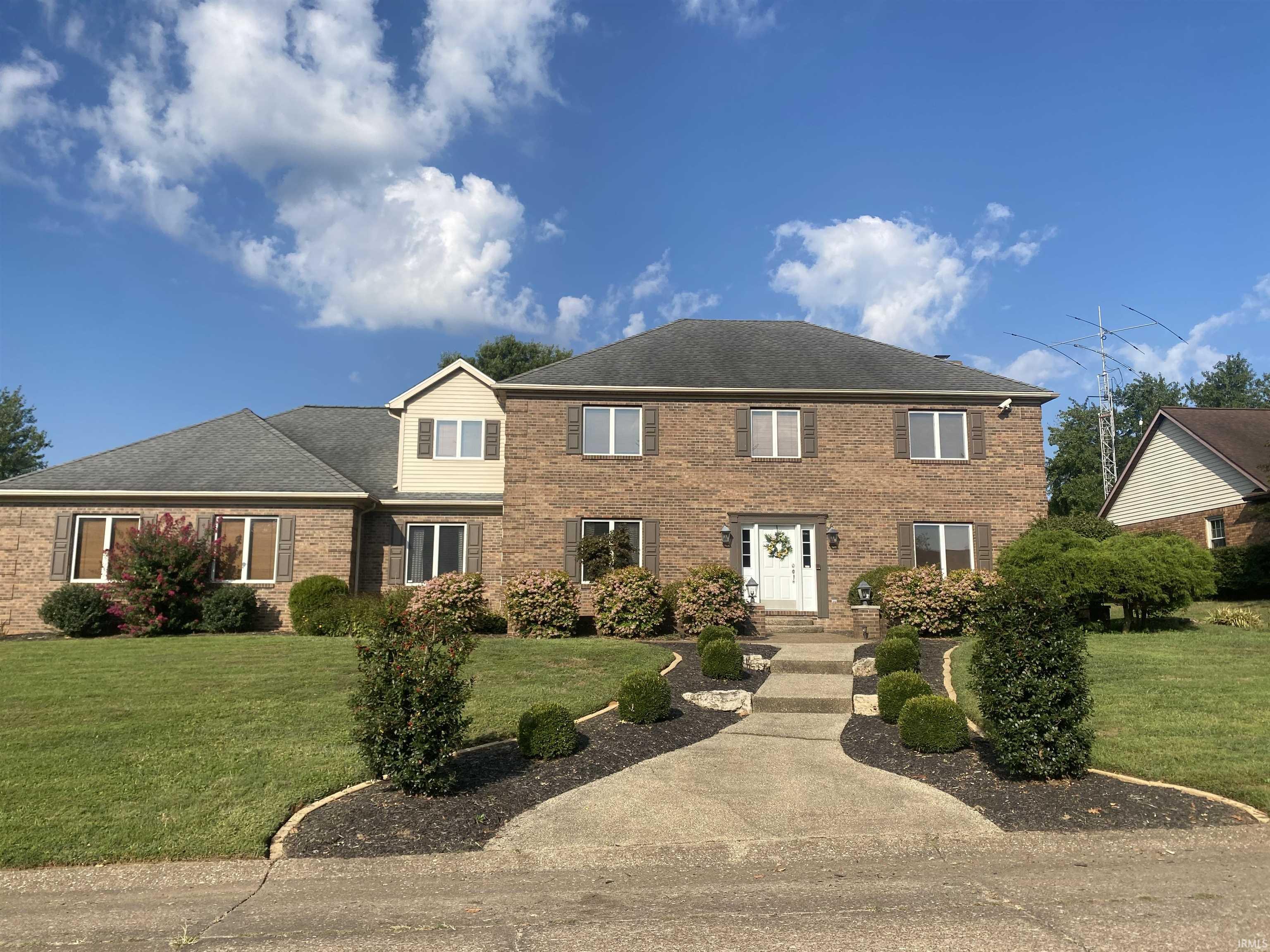 Homes for sale in Newburgh, IN | 5599 Victoria Ct, Newburgh, IN 47630 | MLS# 202537662