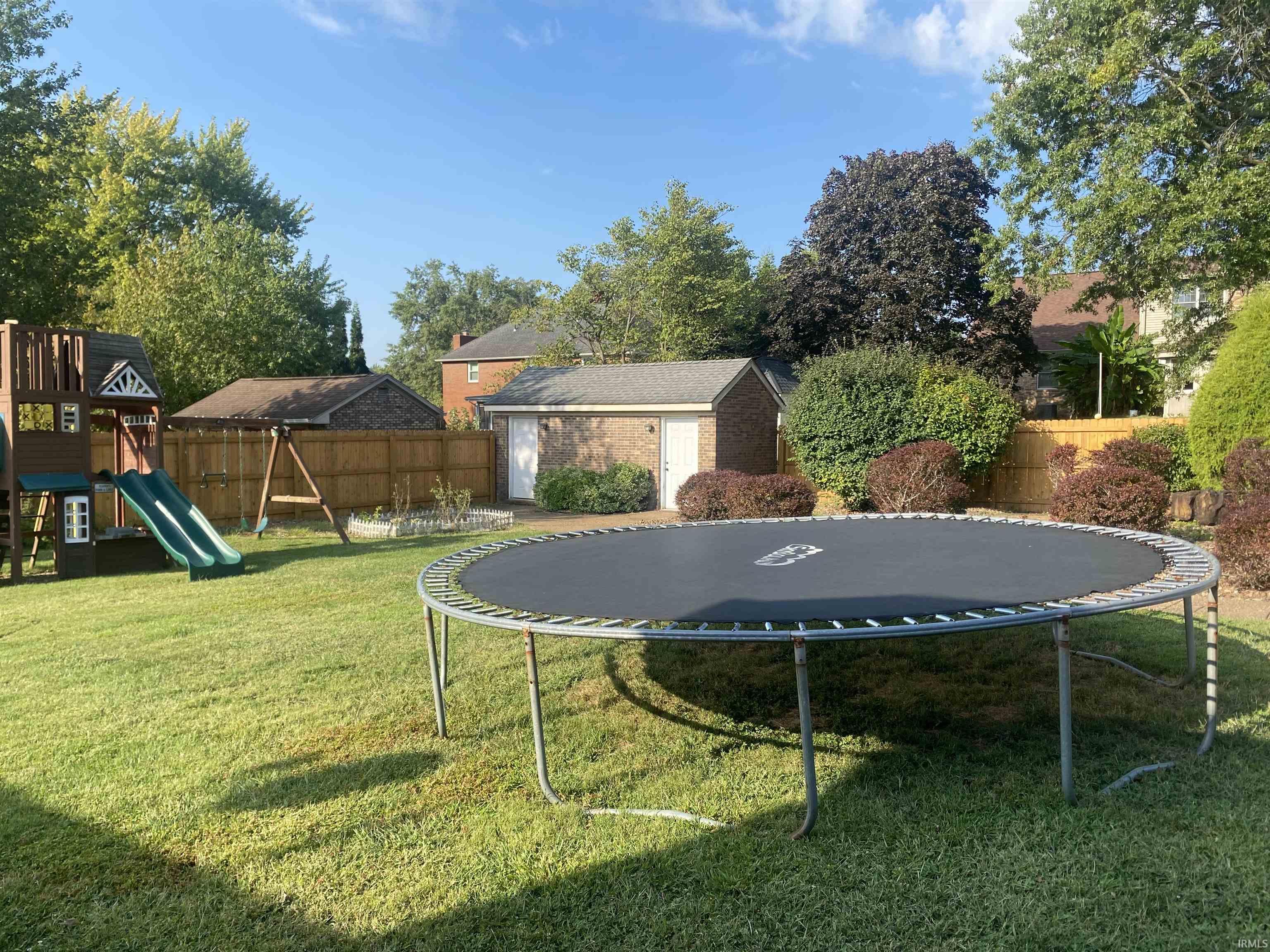 Homes for sale in Newburgh, IN | 5599 Victoria Ct, Newburgh, IN 47630 | MLS# 202537662