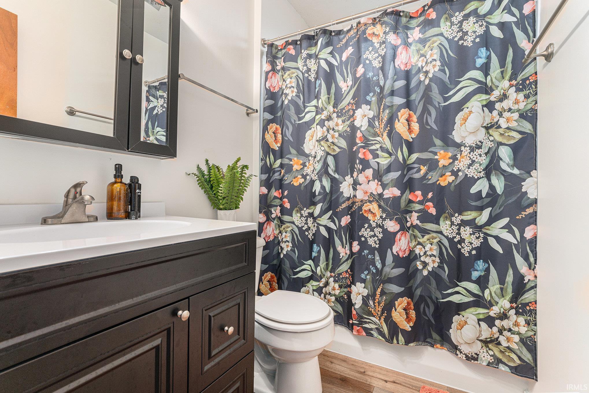 Photo 10 of 710 Kilbourn Street