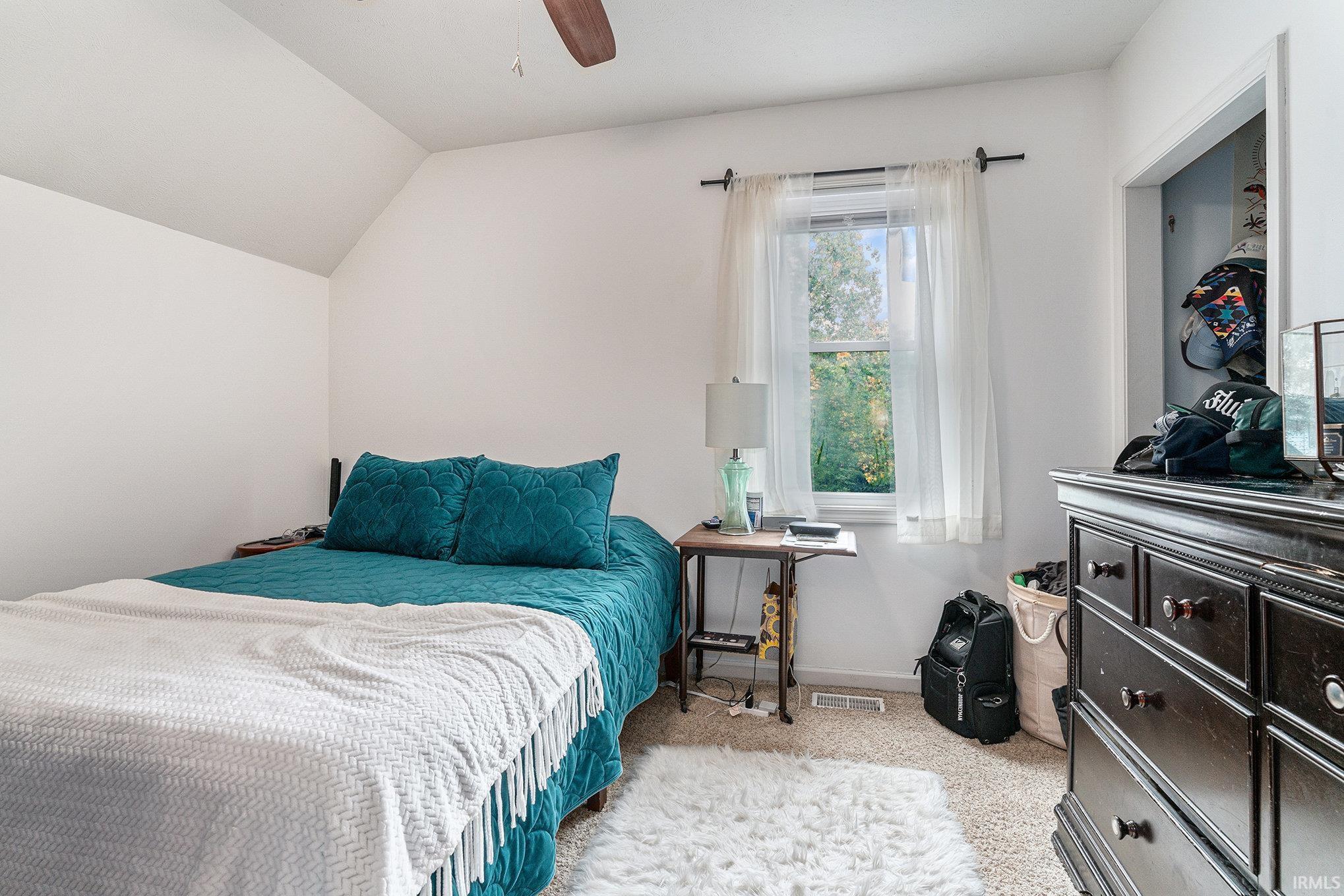 Photo 11 of 710 Kilbourn Street