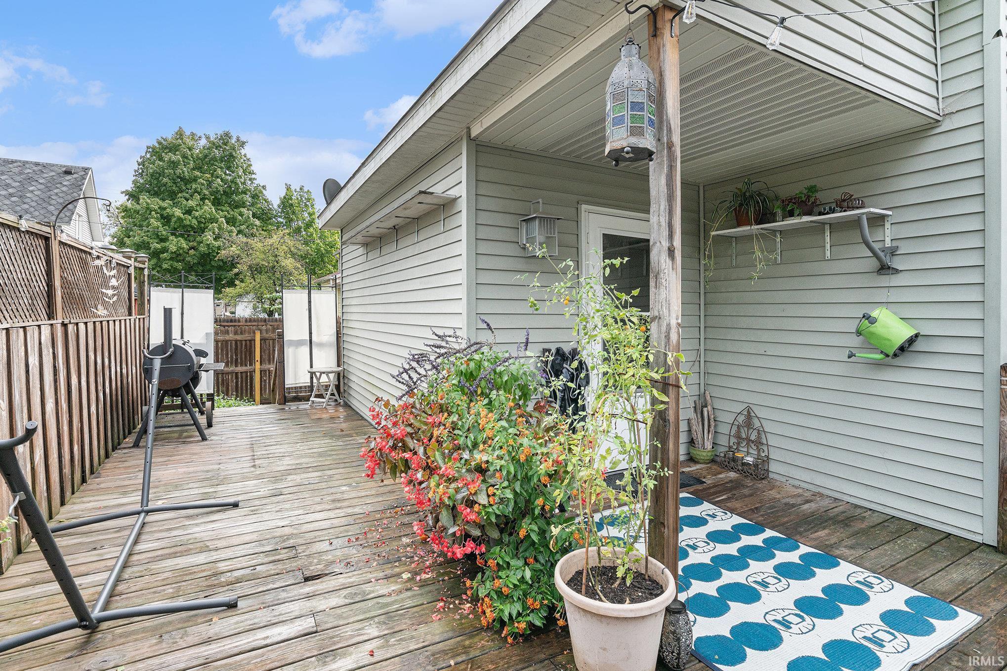 Photo 14 of 710 Kilbourn Street