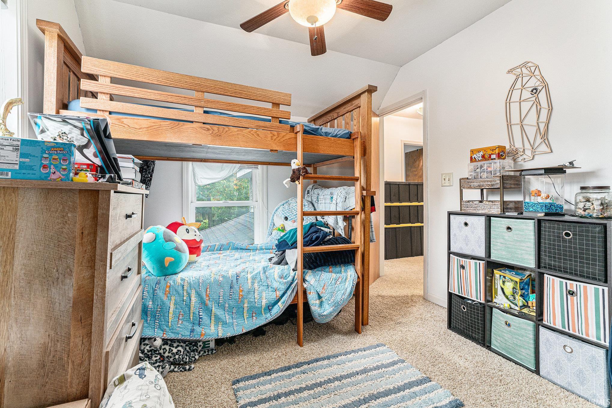 Photo 9 of 710 Kilbourn Street