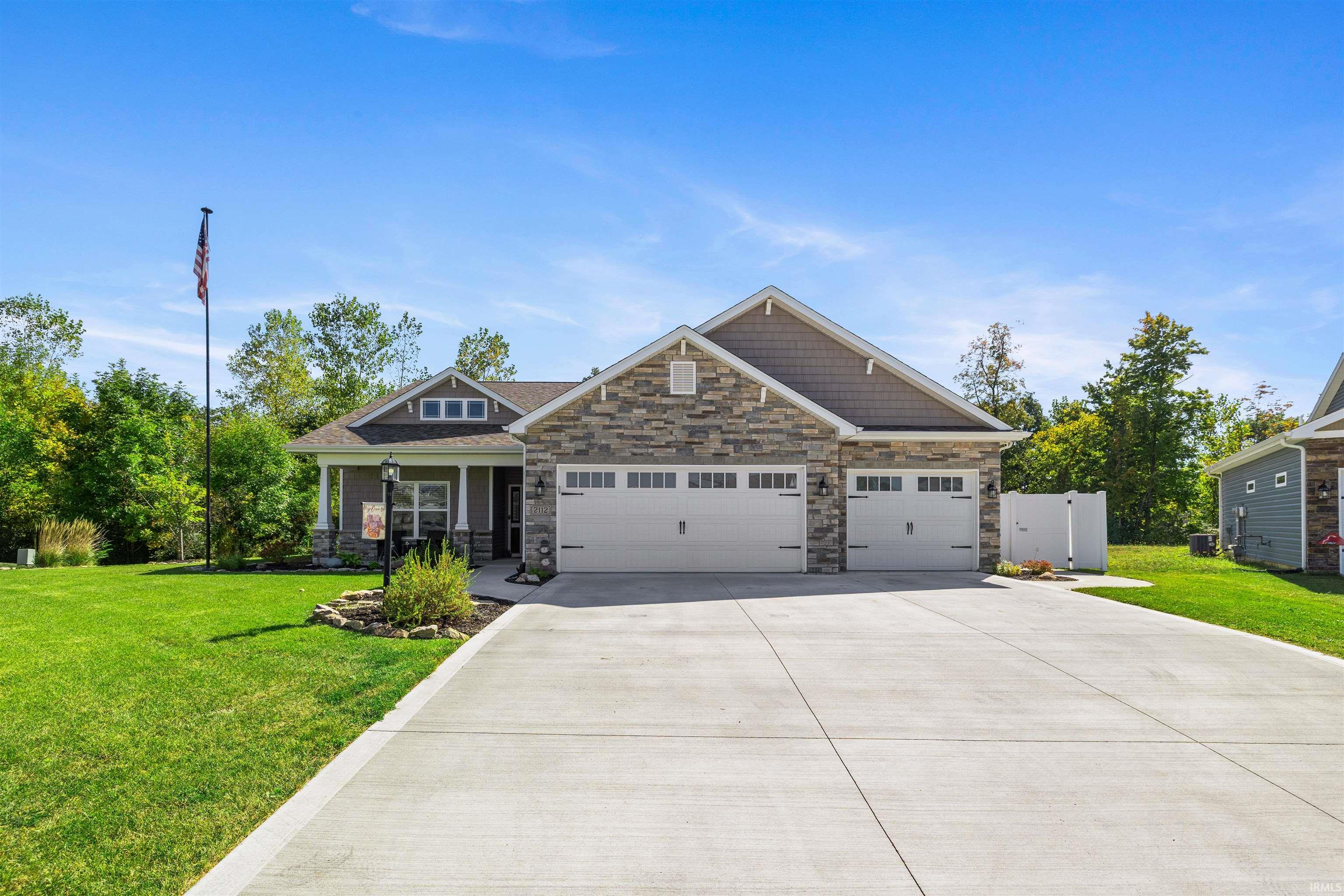 Photo 2 of 2112 Lawsons Cove