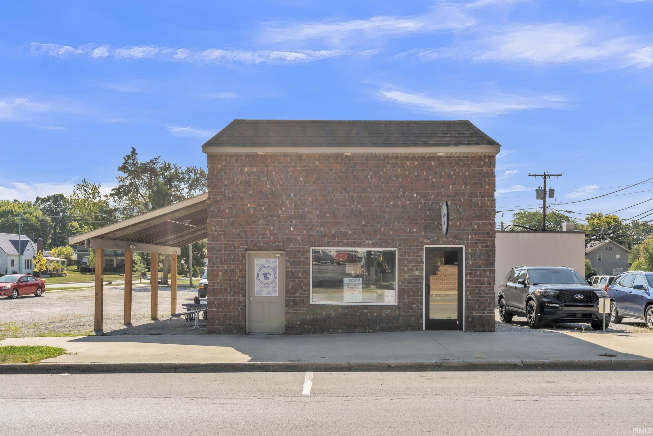 Photo 0 of 118 E Main Street