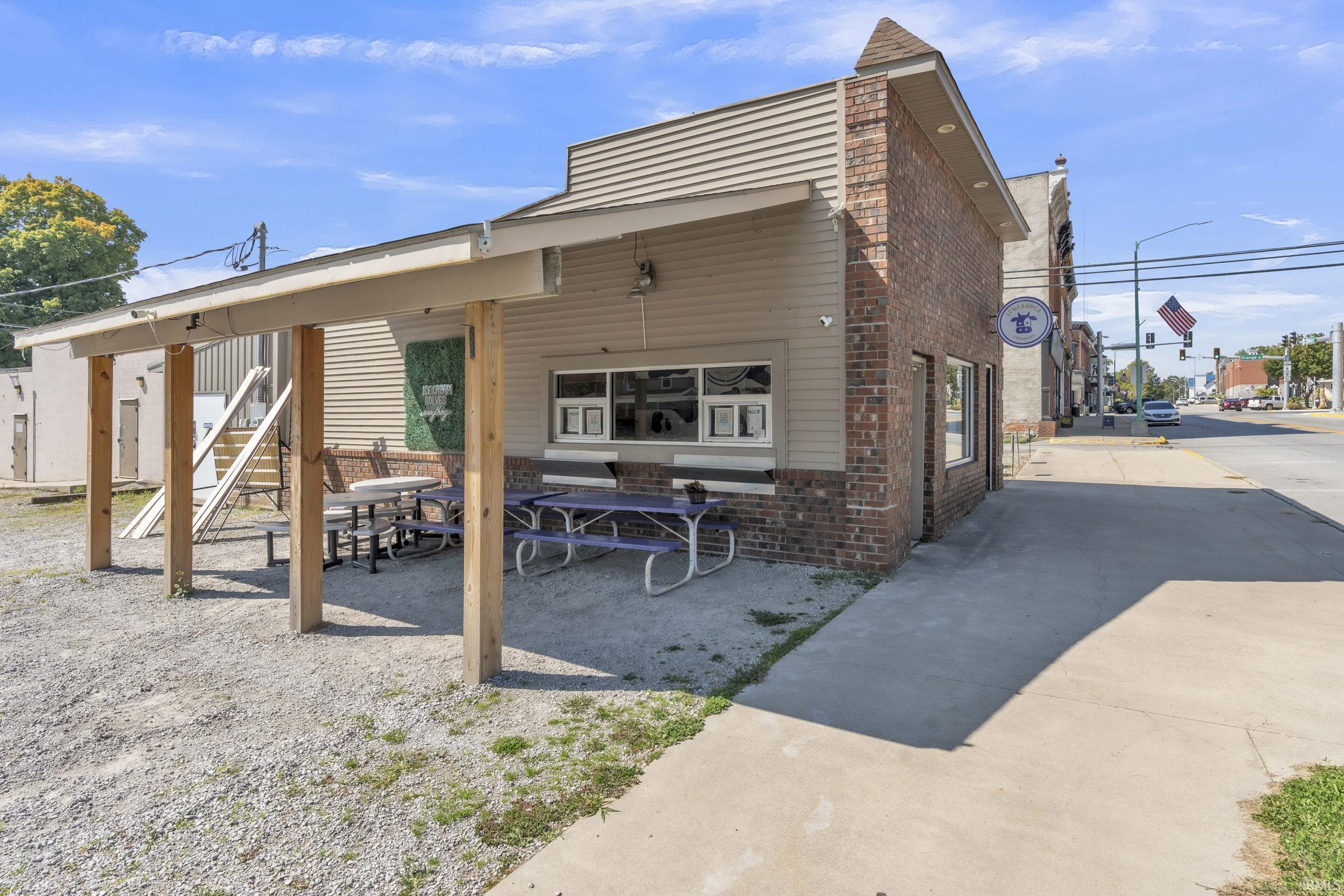 Photo 3 of 118 E Main Street