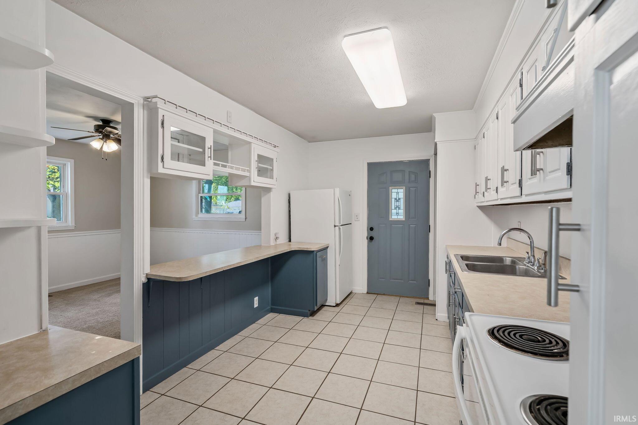 Photo 13 of 556 Broad Avenue