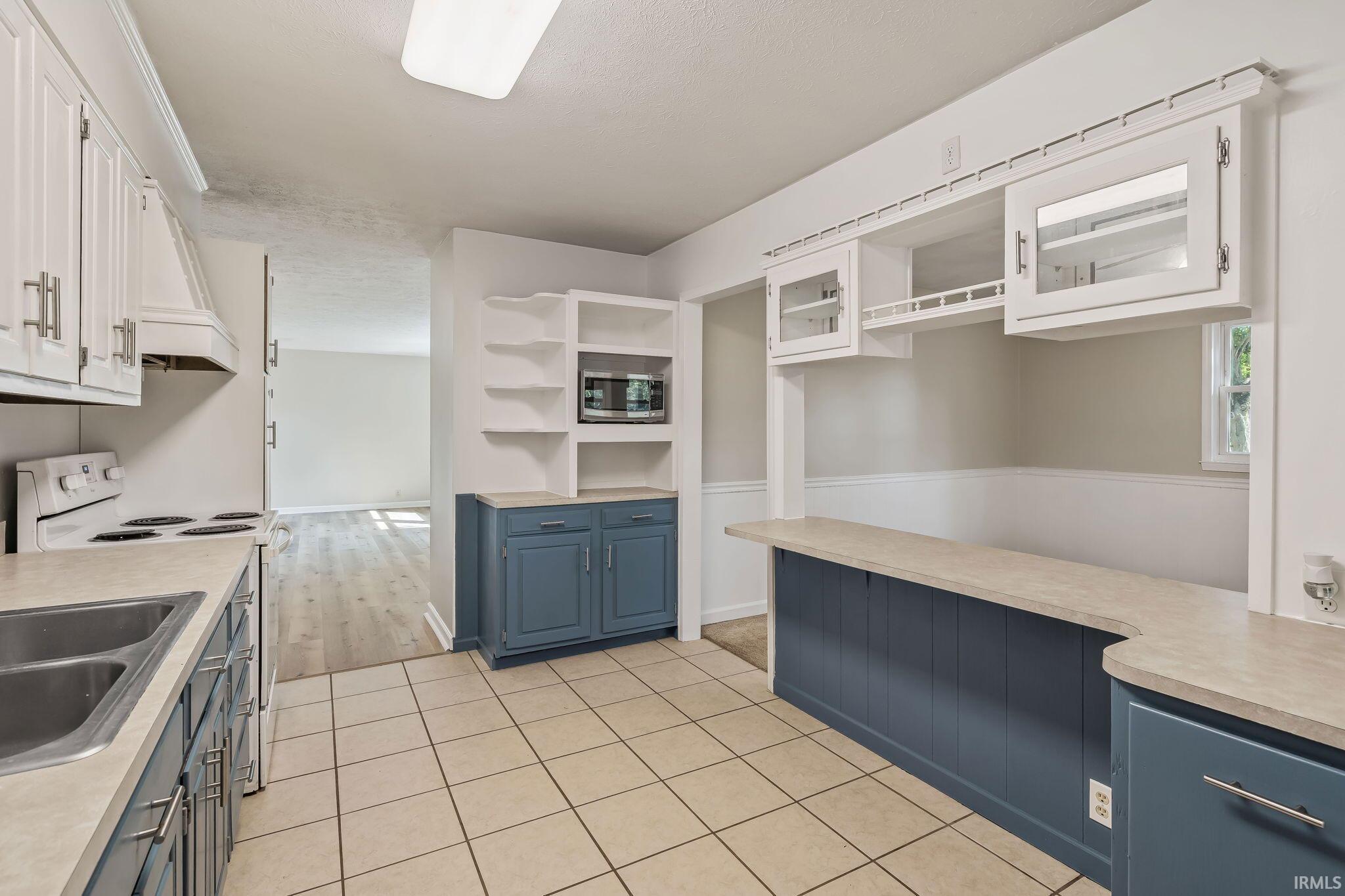 Photo 15 of 556 Broad Avenue