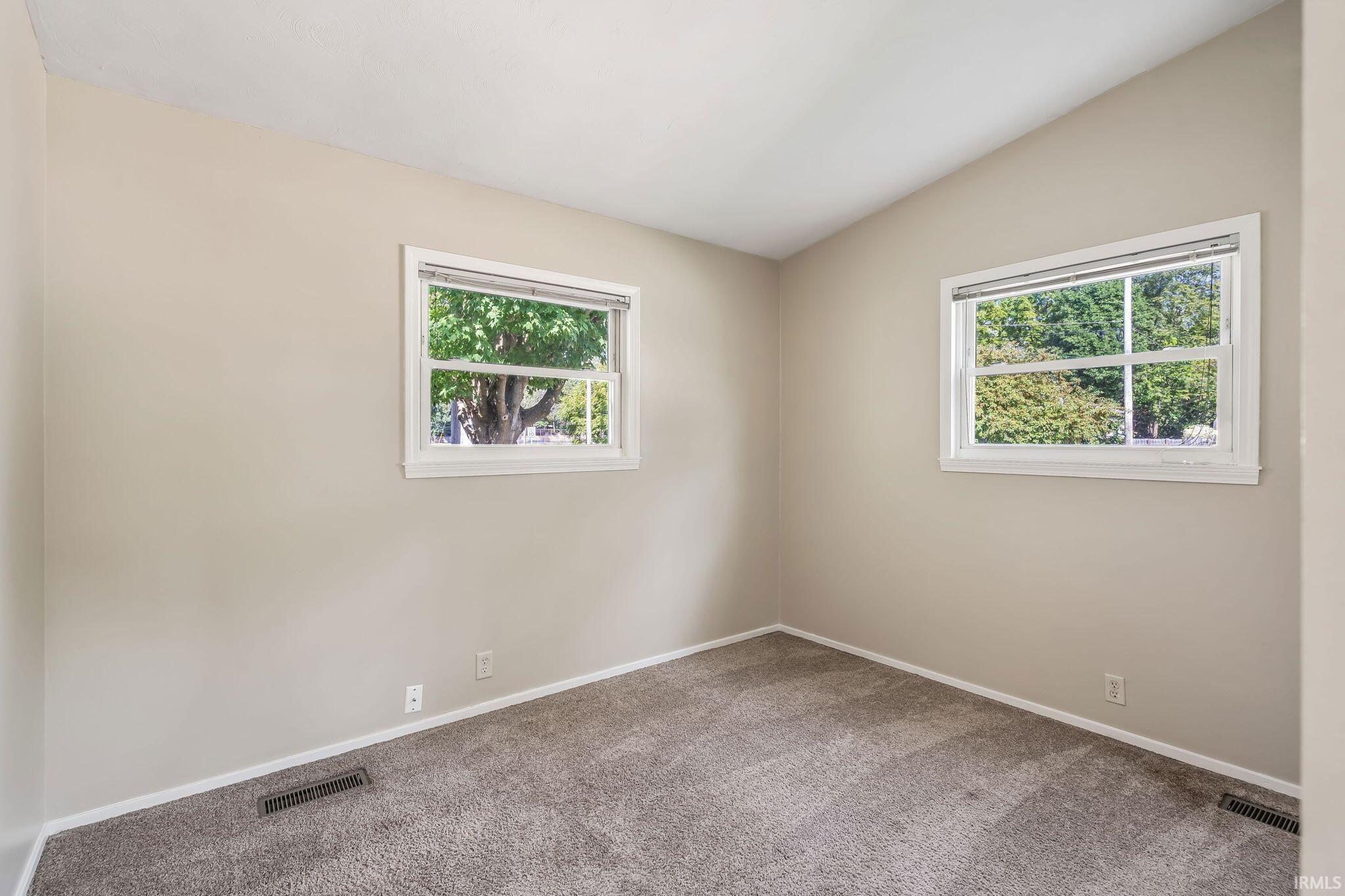 Photo 22 of 556 Broad Avenue