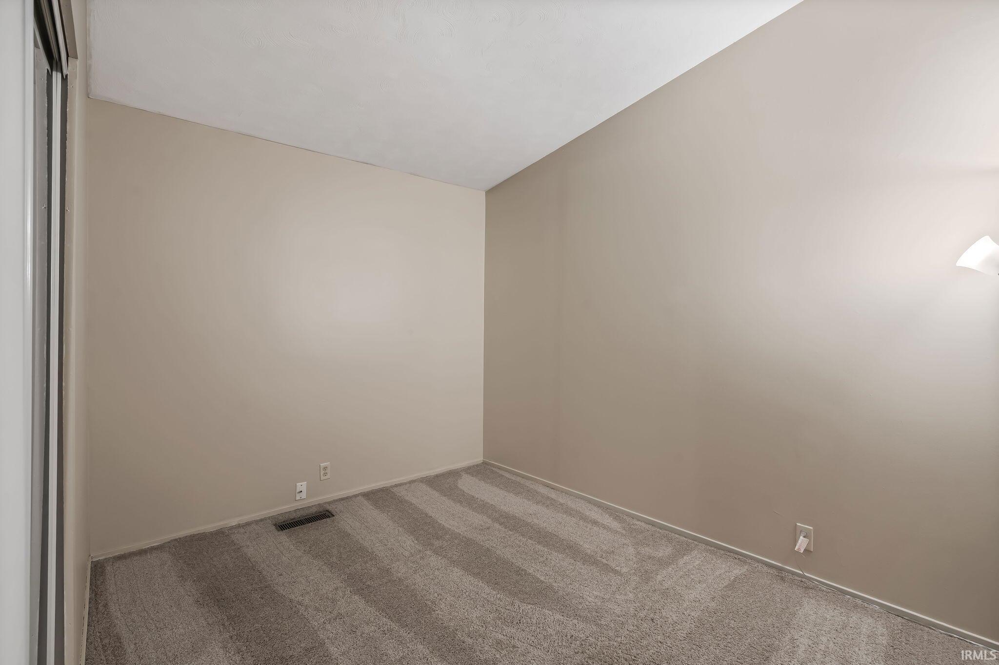 Photo 24 of 556 Broad Avenue