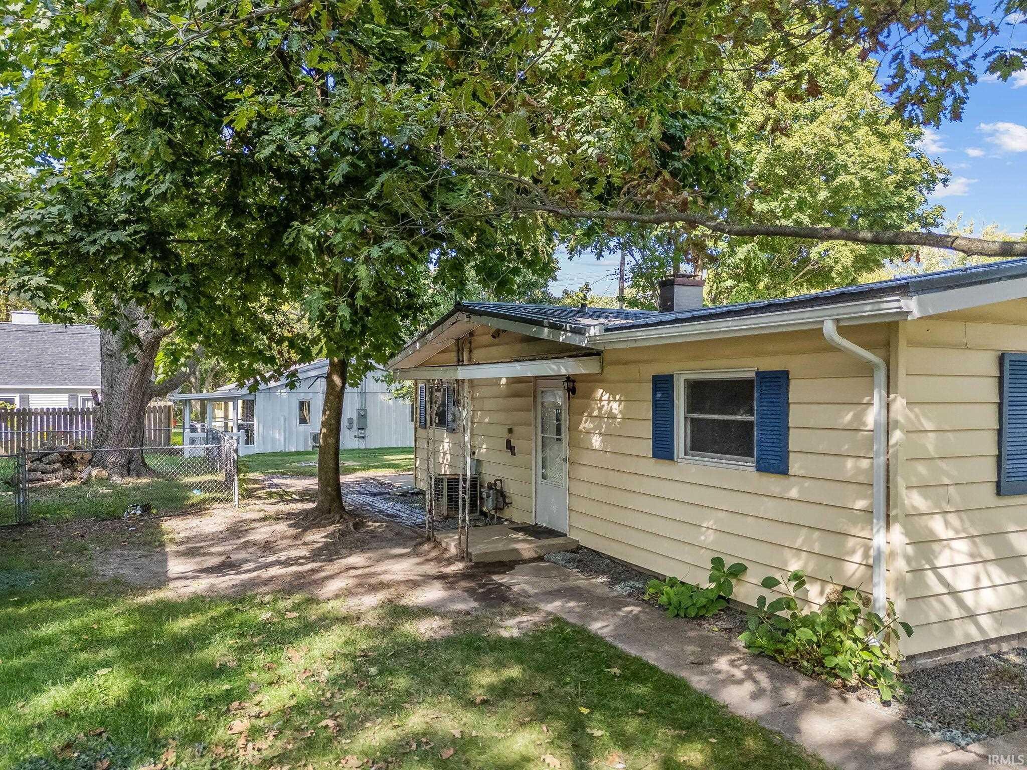 Homes for sale in Nappanee, IN | 556 Broad Ave, Nappanee, IN 46550 | MLS# 202537835