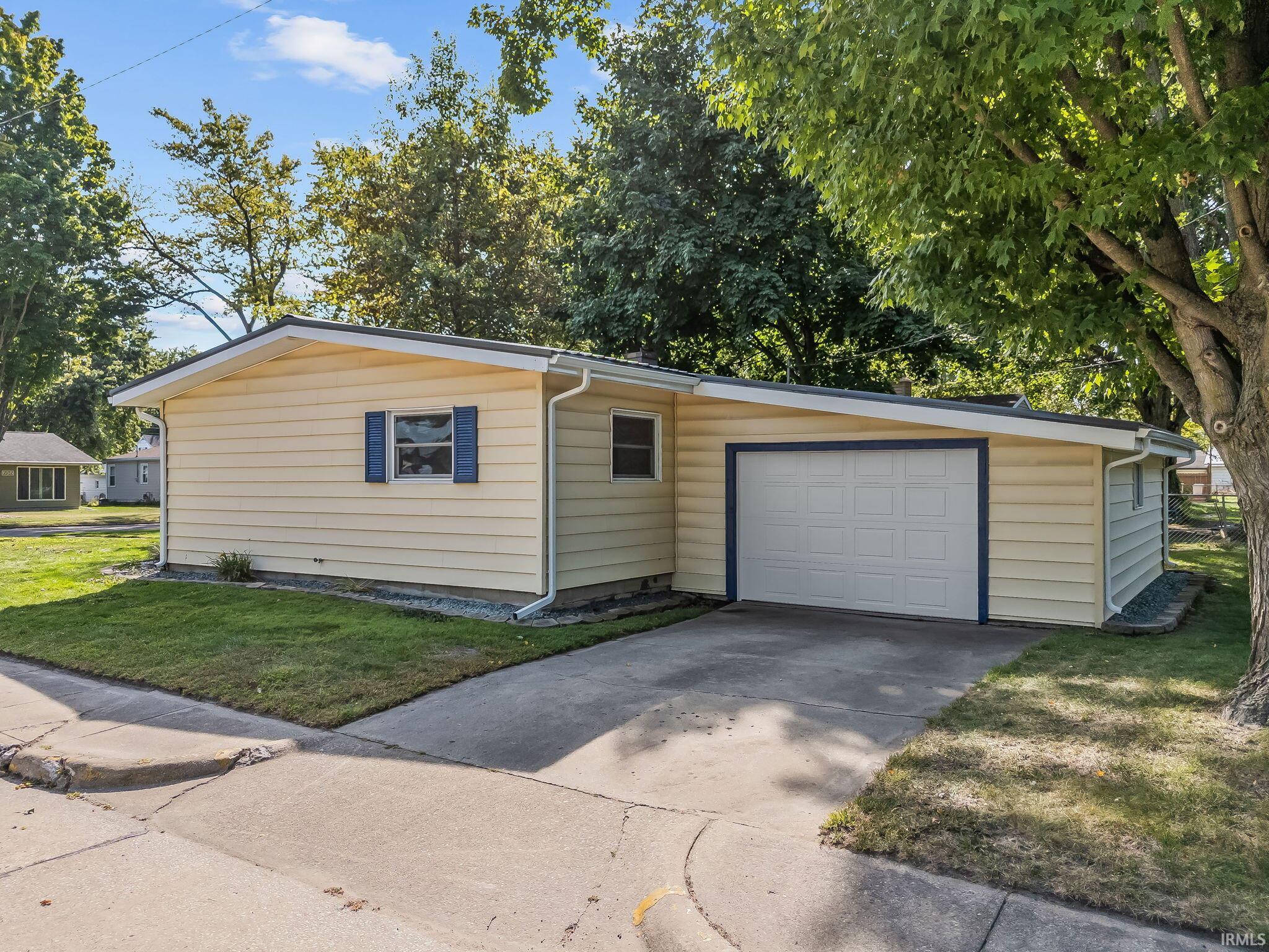 Homes for sale in Nappanee, IN | 556 Broad Ave, Nappanee, IN 46550 | MLS# 202537835