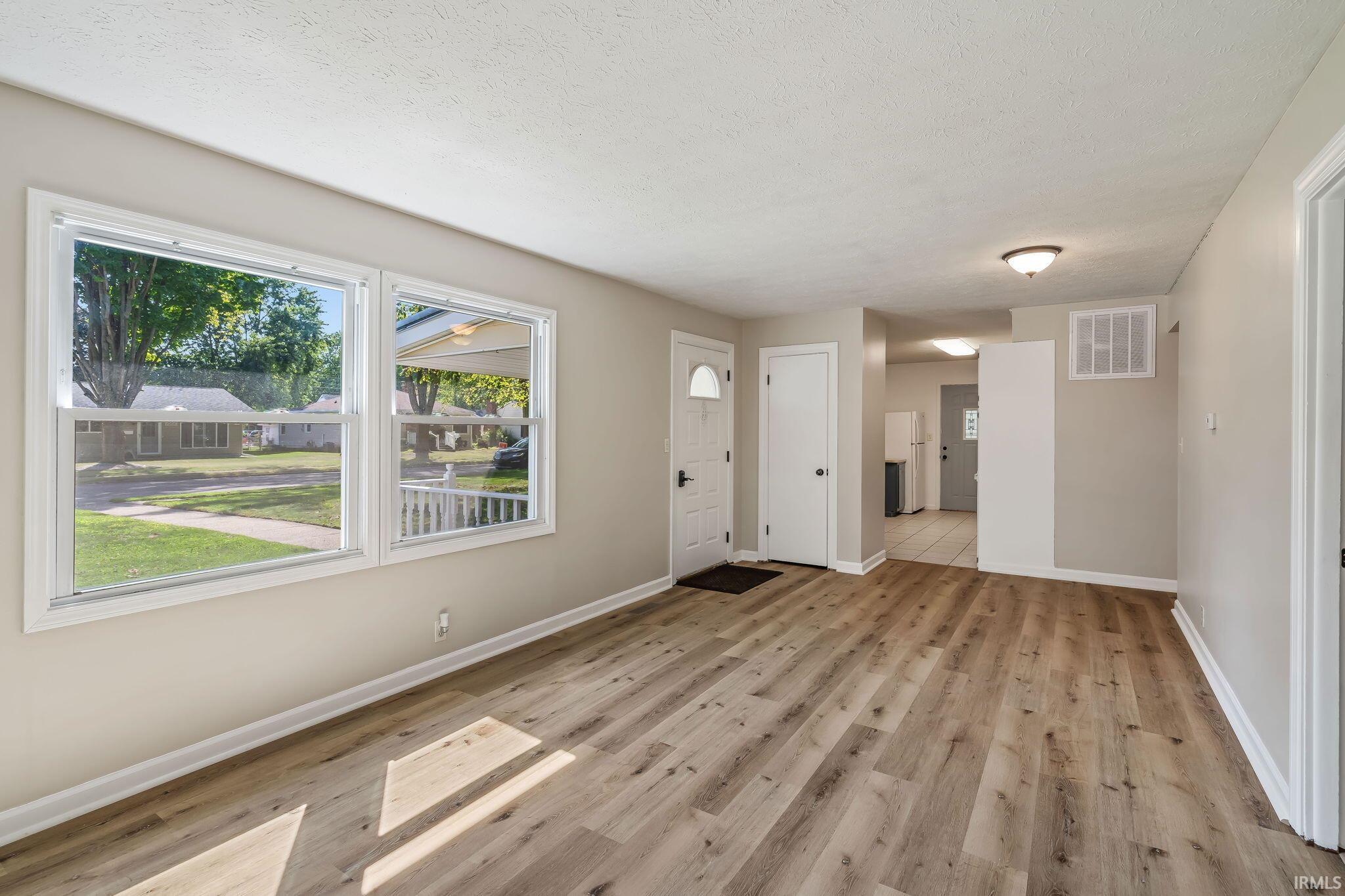 Photo 8 of 556 Broad Avenue