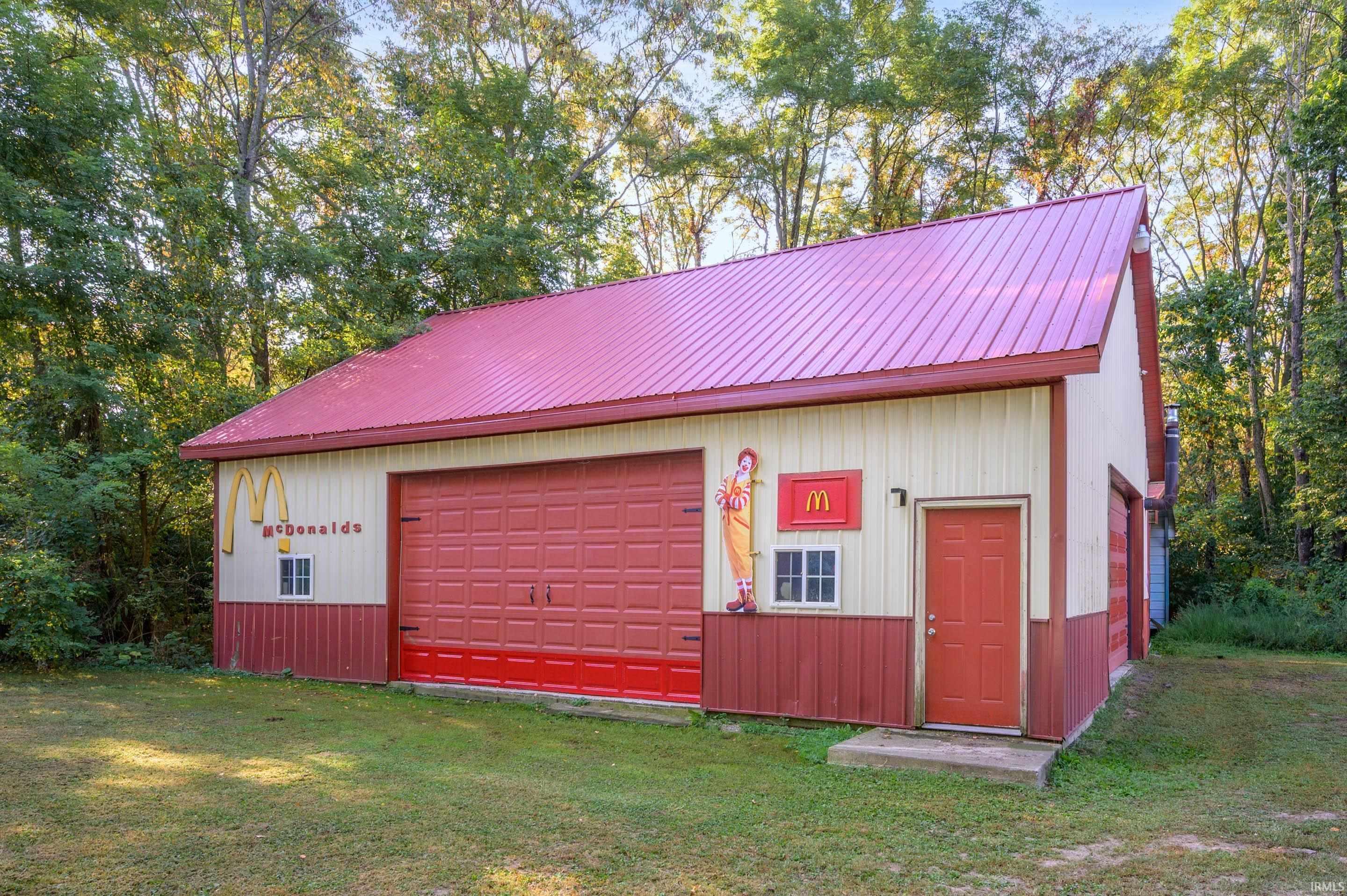 Homes for sale in Albany, IN | 11817 E Edgewater Rd, Albany, IN 47320 | MLS# 202537852