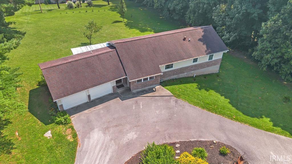 Homes for sale in Bedford, IN | 1744 Parkview Dr, Bedford, IN 47421 | MLS# 202537897