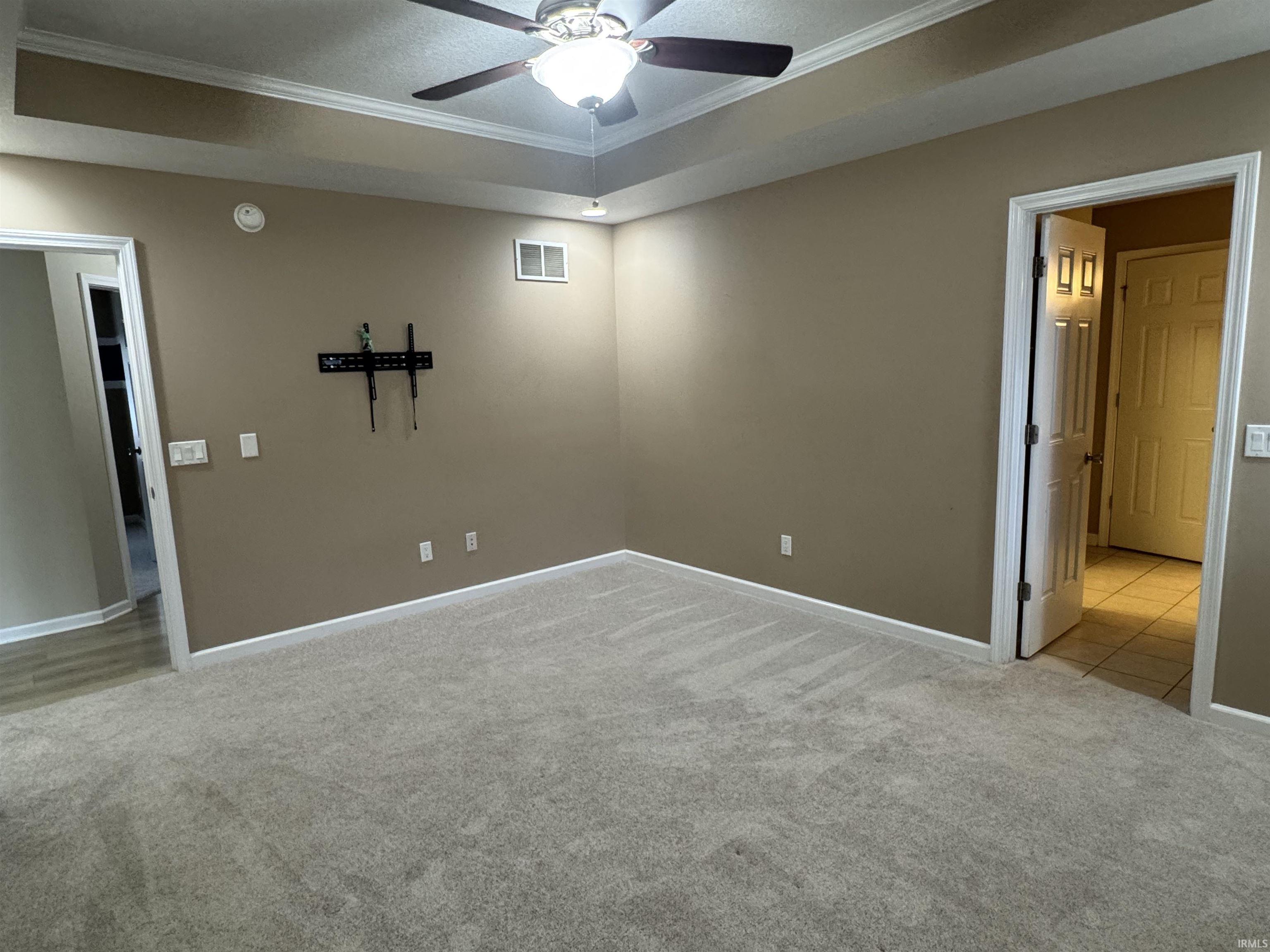 Photo 12 of 951 Hawthorn Lane