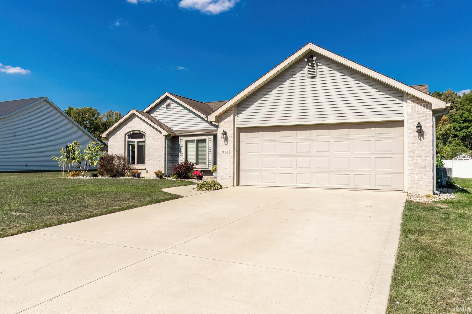 Photo 20 of 951 Hawthorn Lane