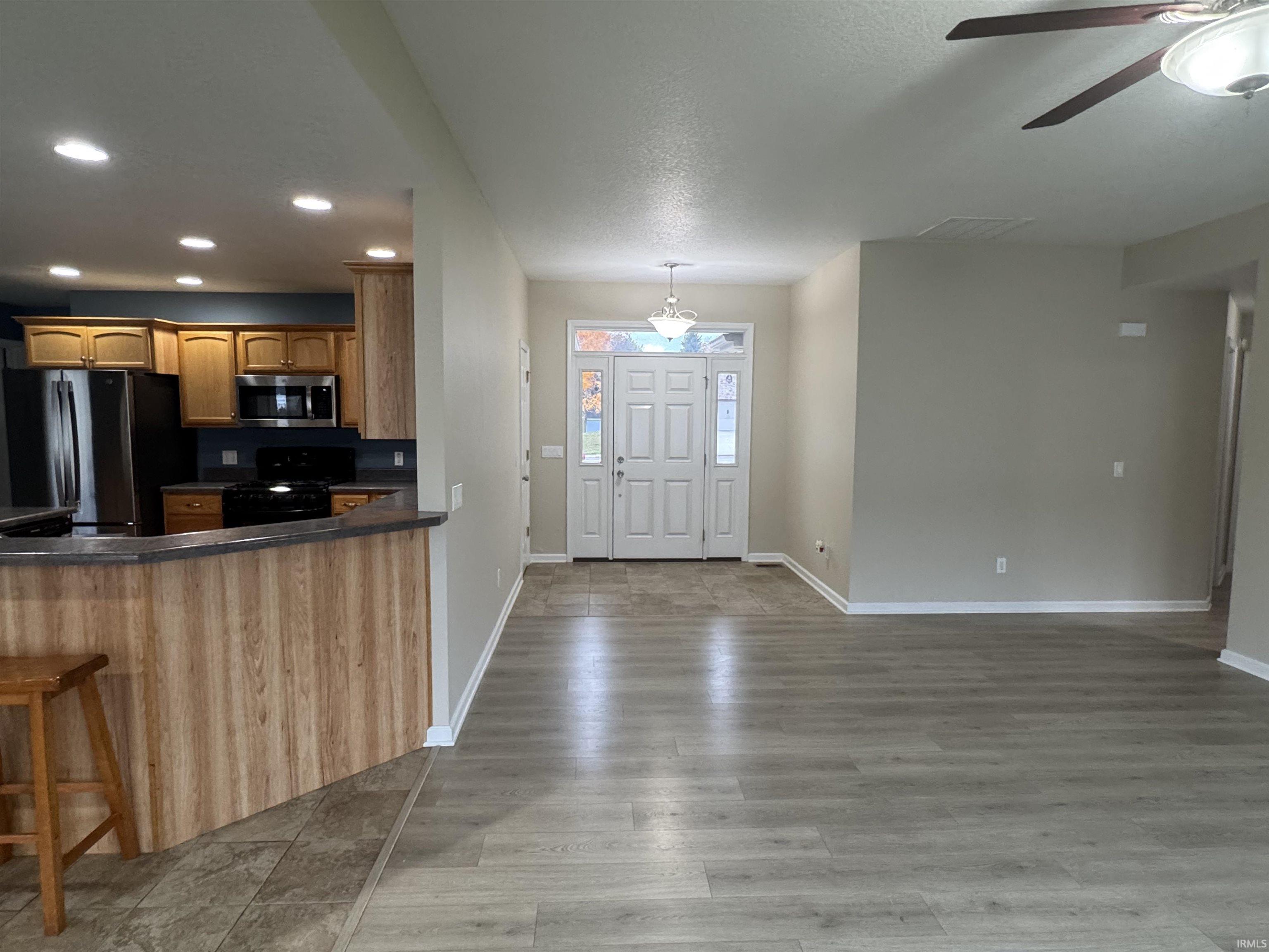 Photo 4 of 951 Hawthorn Lane