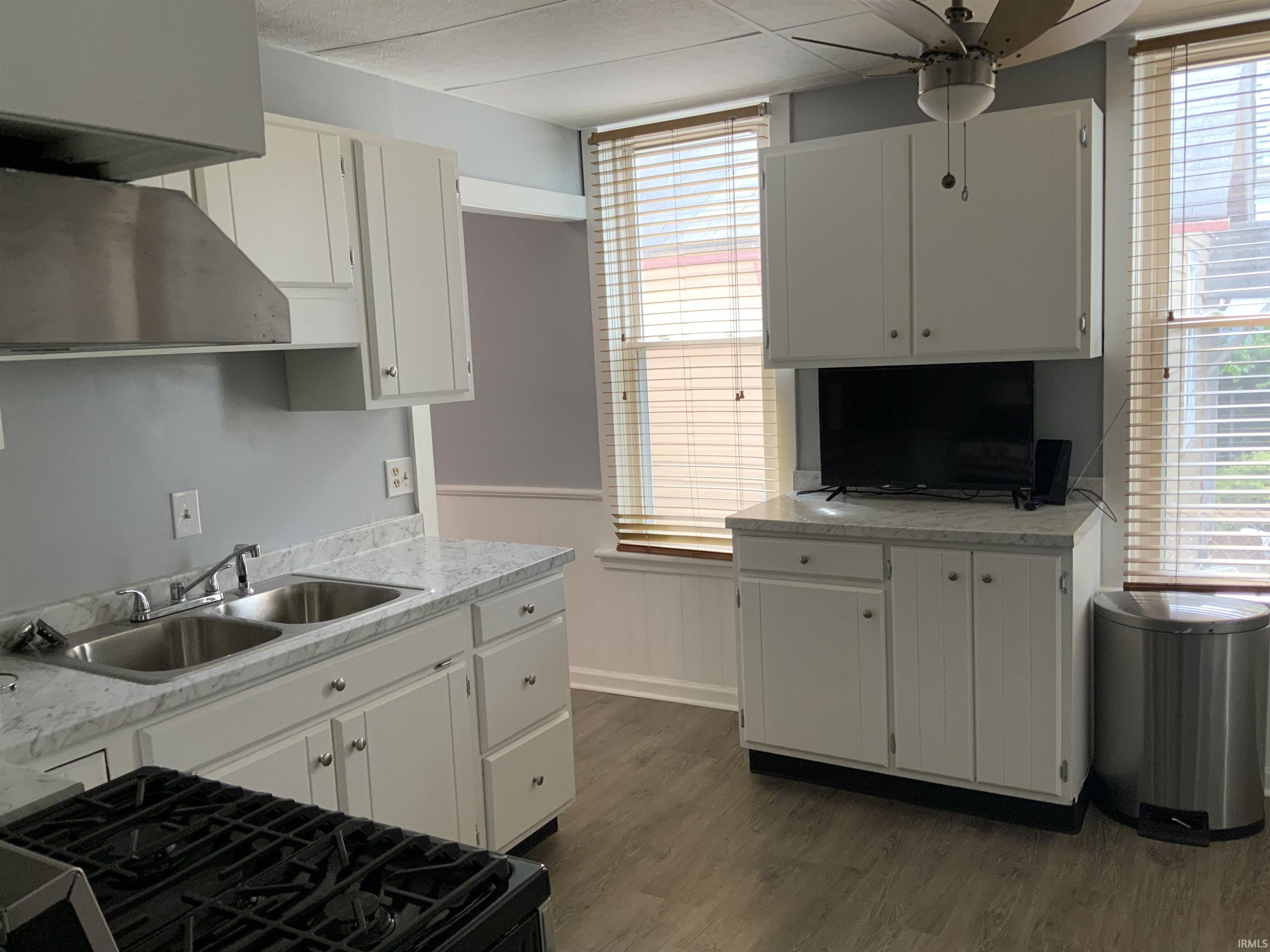 Photo 8 of 1419 Summit Street