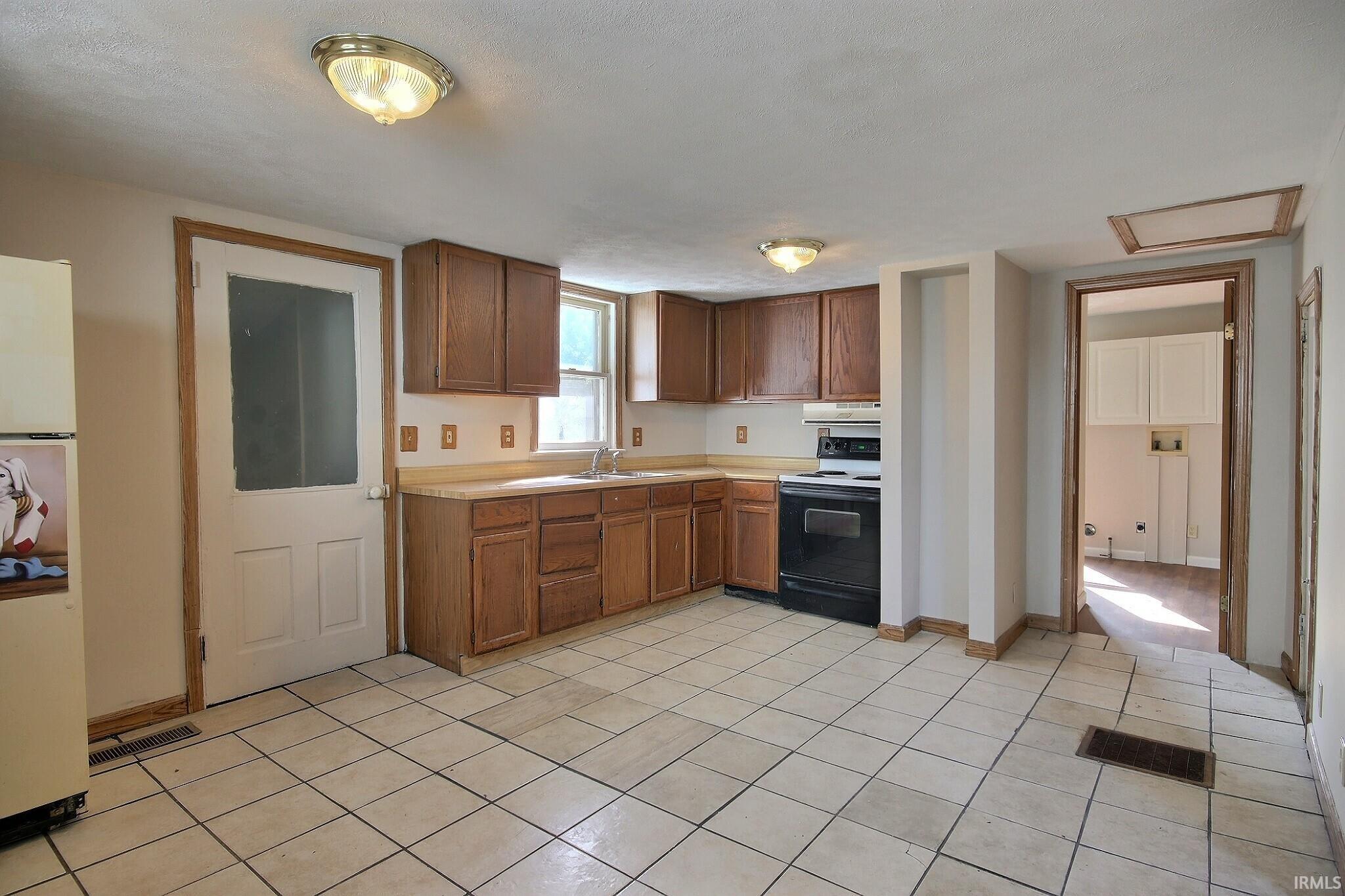 Homes for sale in Huntington, IN | 807 Kintz St, Huntington, IN 46750 | MLS# 202537944