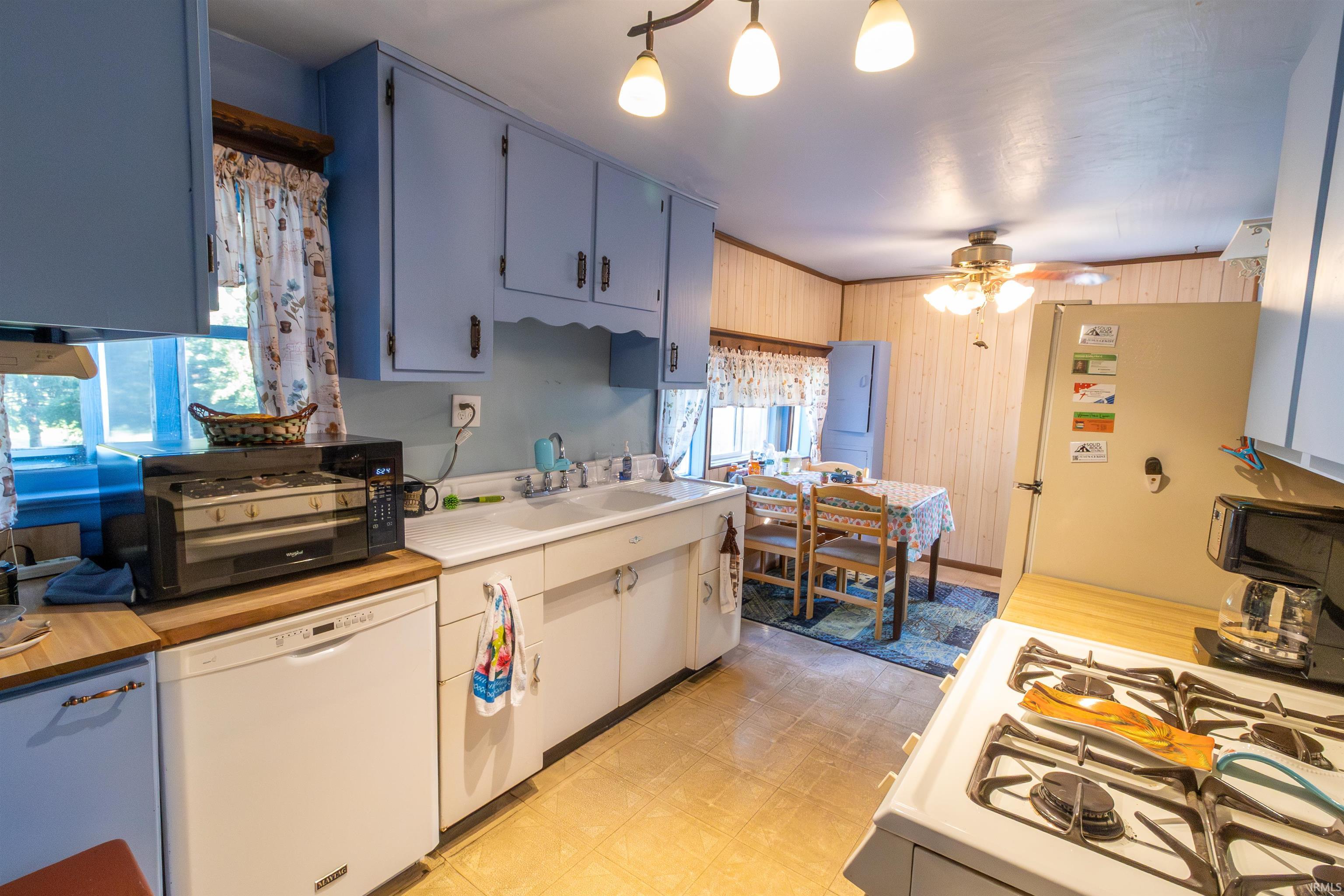 Photo 10 of 412 N Nancy Street