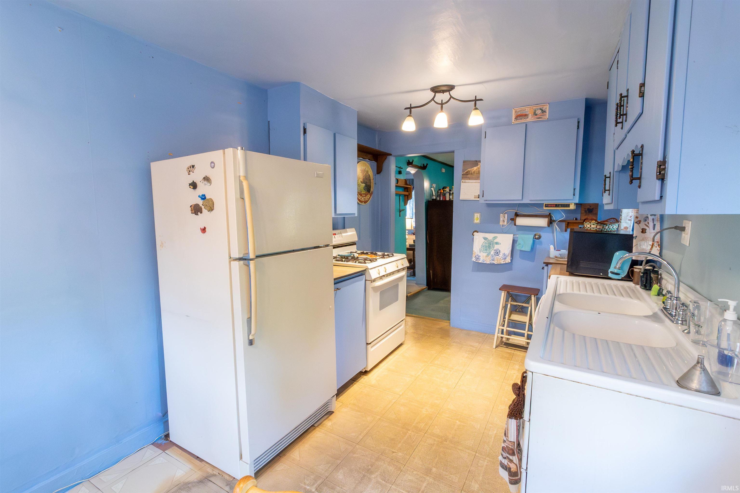 Photo 11 of 412 N Nancy Street