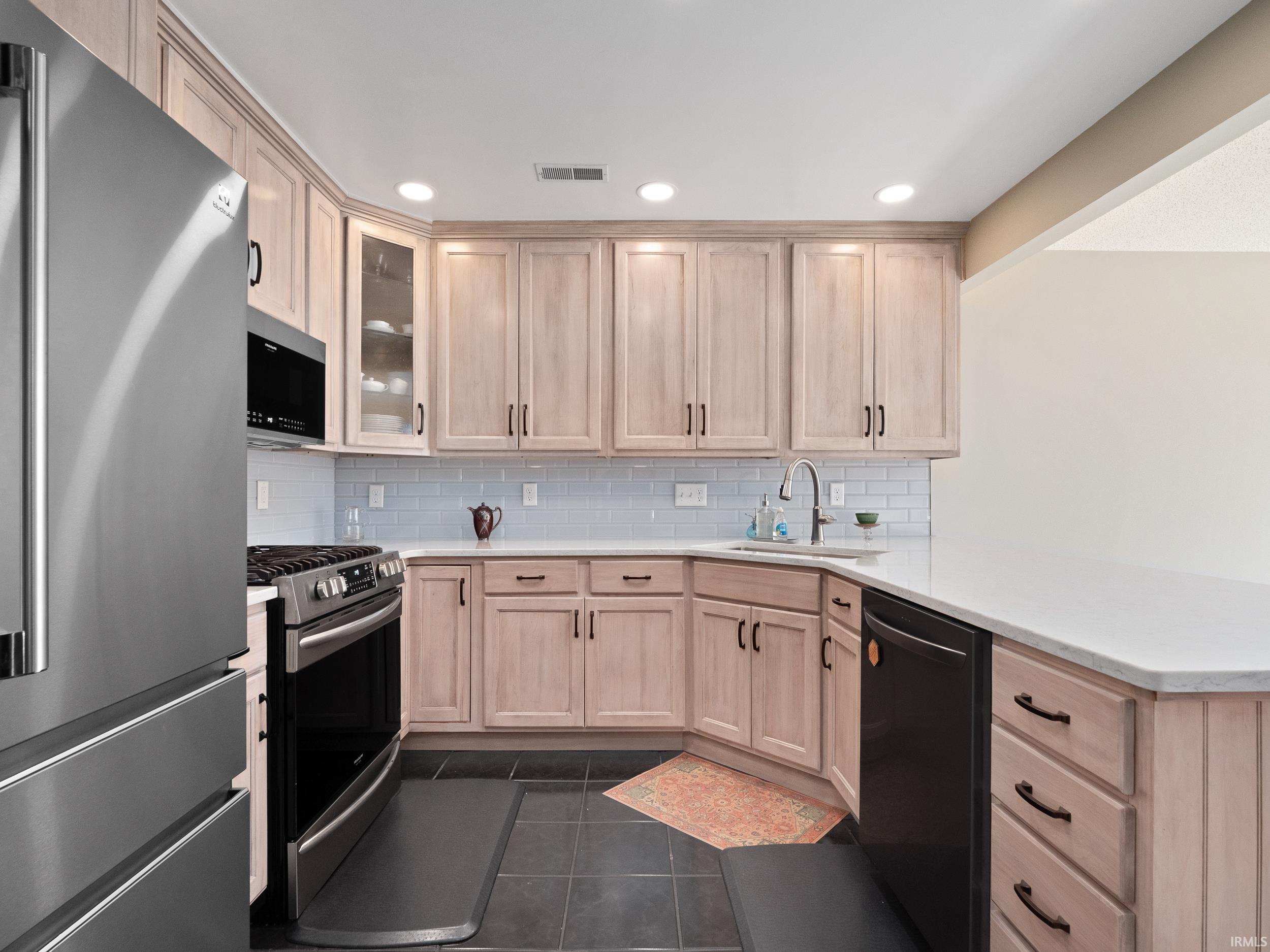 Photo 8 of 4417 Octagon Square