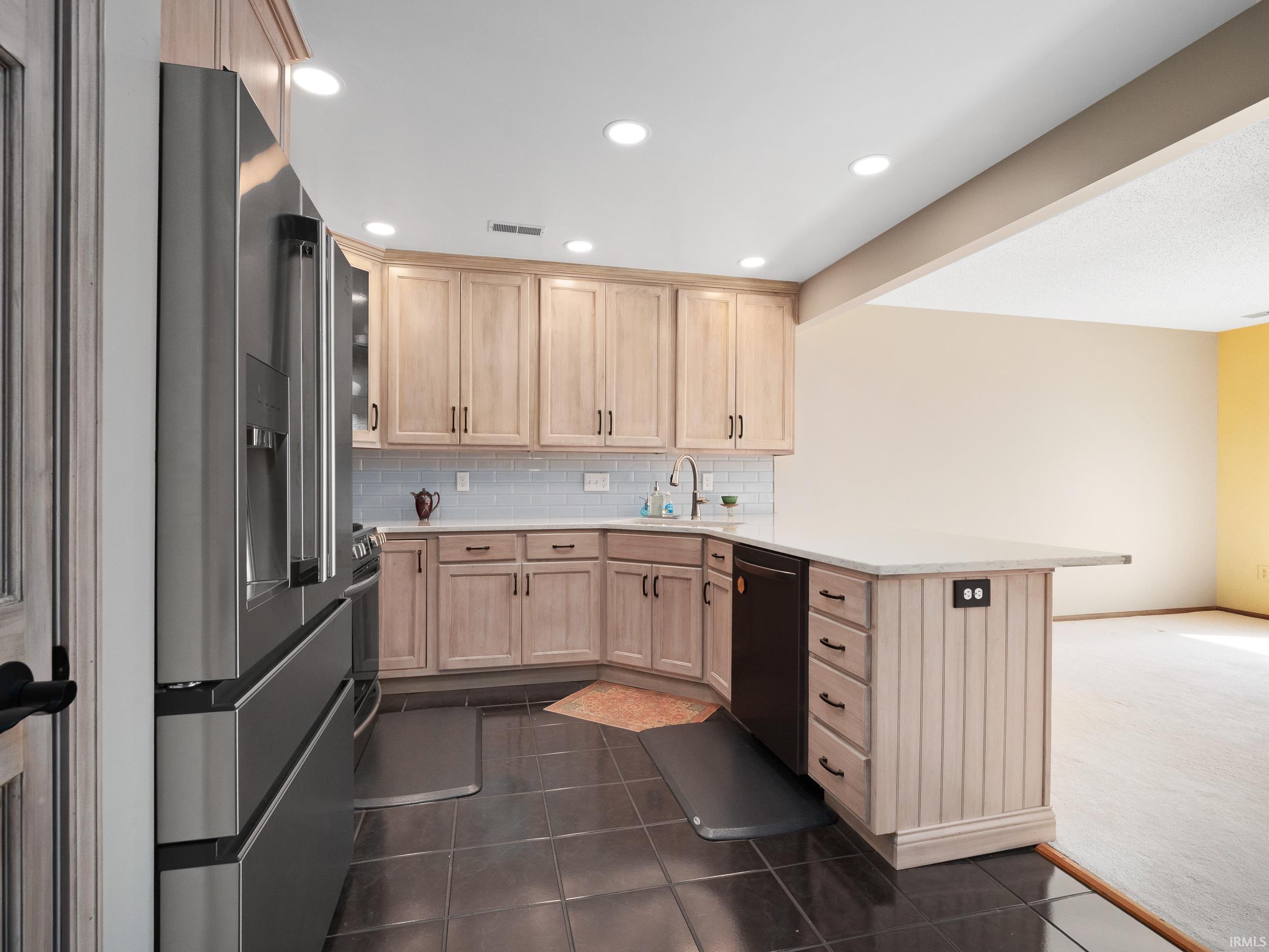 Photo 9 of 4417 Octagon Square