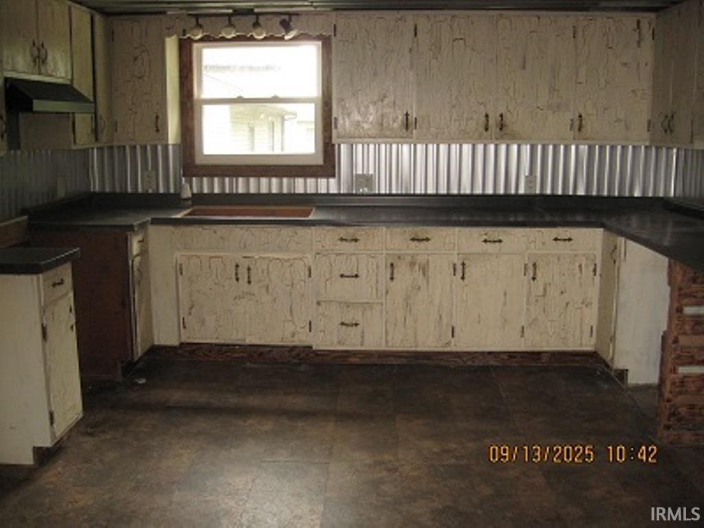 Photo 7 of 9814 S CR 200 W